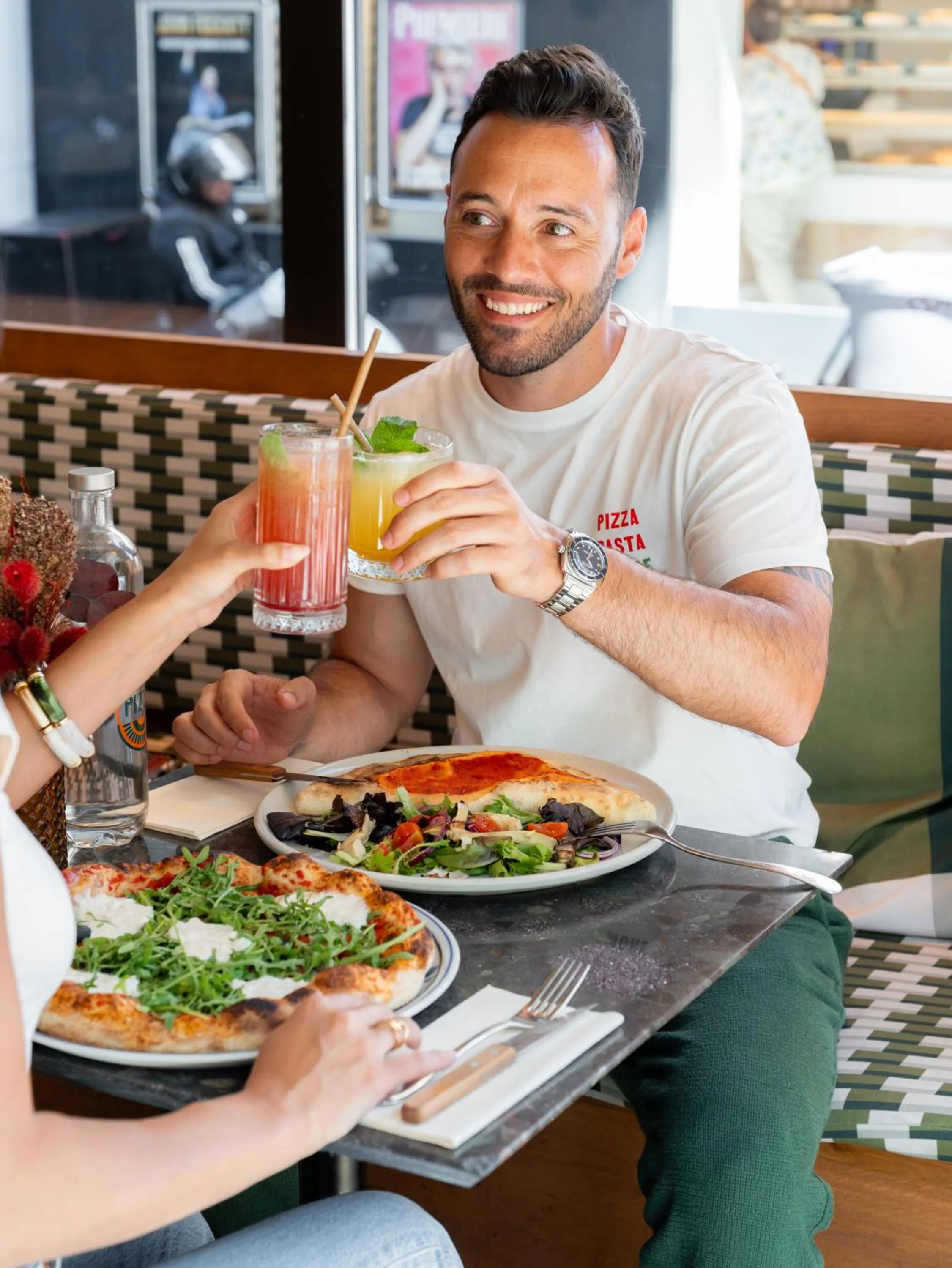 Restaurant/places to eat in La Belle Ville