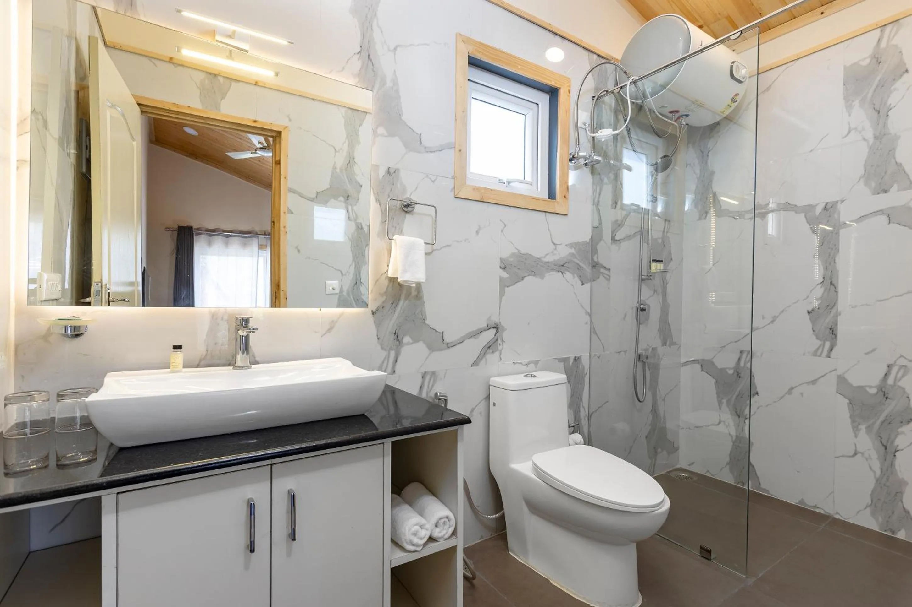 Bathroom in juSTa Rasa Retreat & Spa Rishikesh