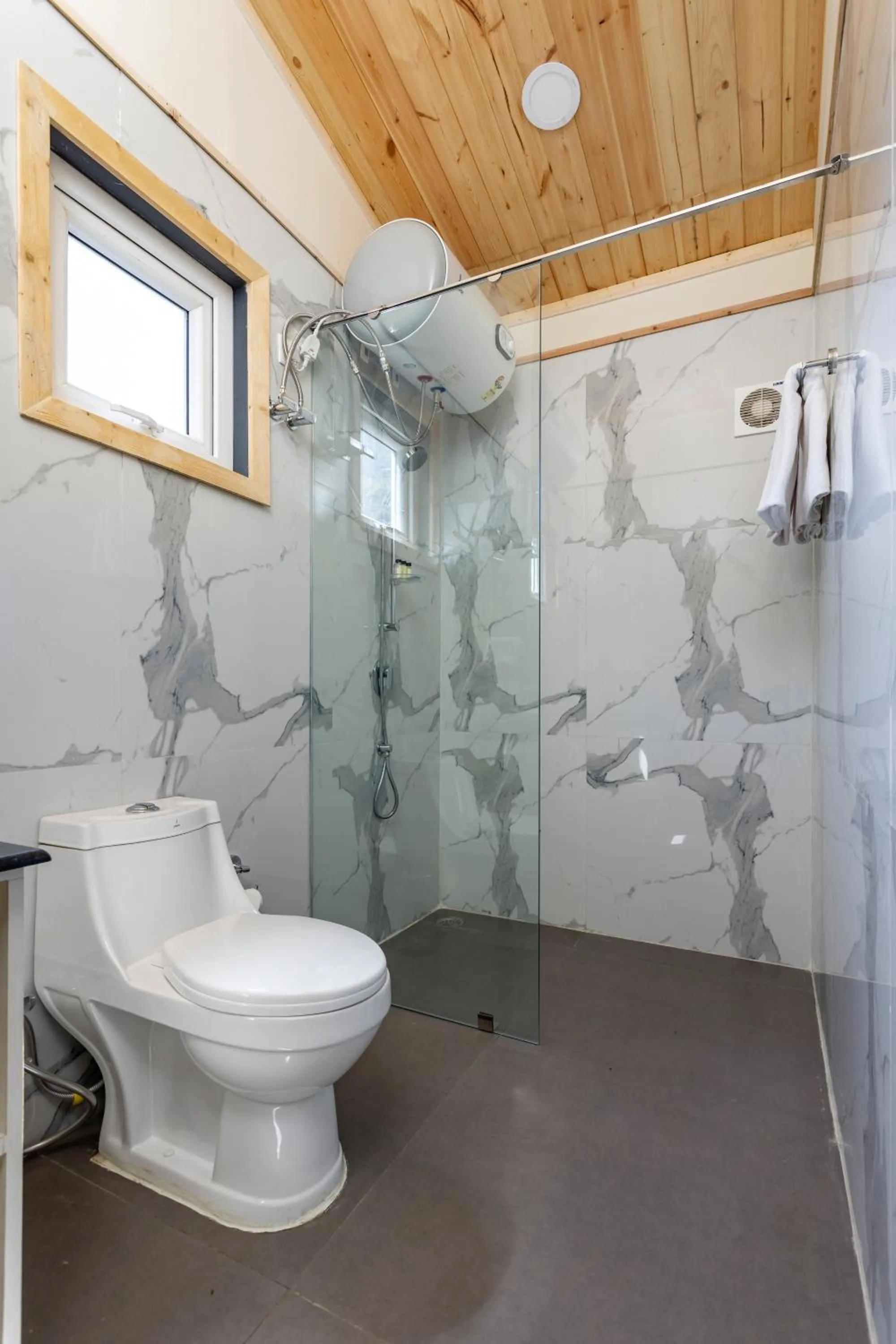 Bathroom in juSTa Rasa Retreat & Spa Rishikesh