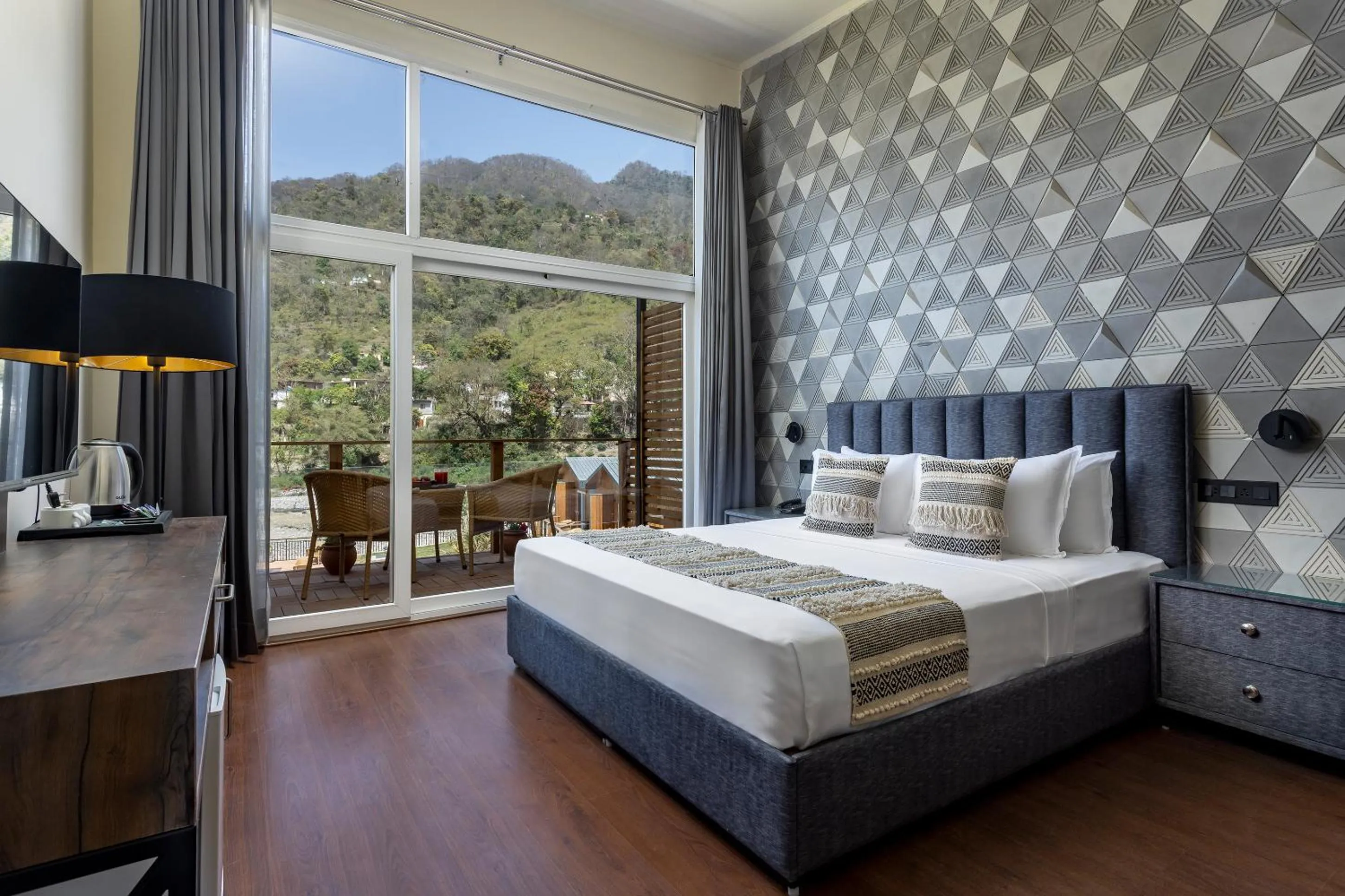 Bed in juSTa Rasa Retreat & Spa Rishikesh