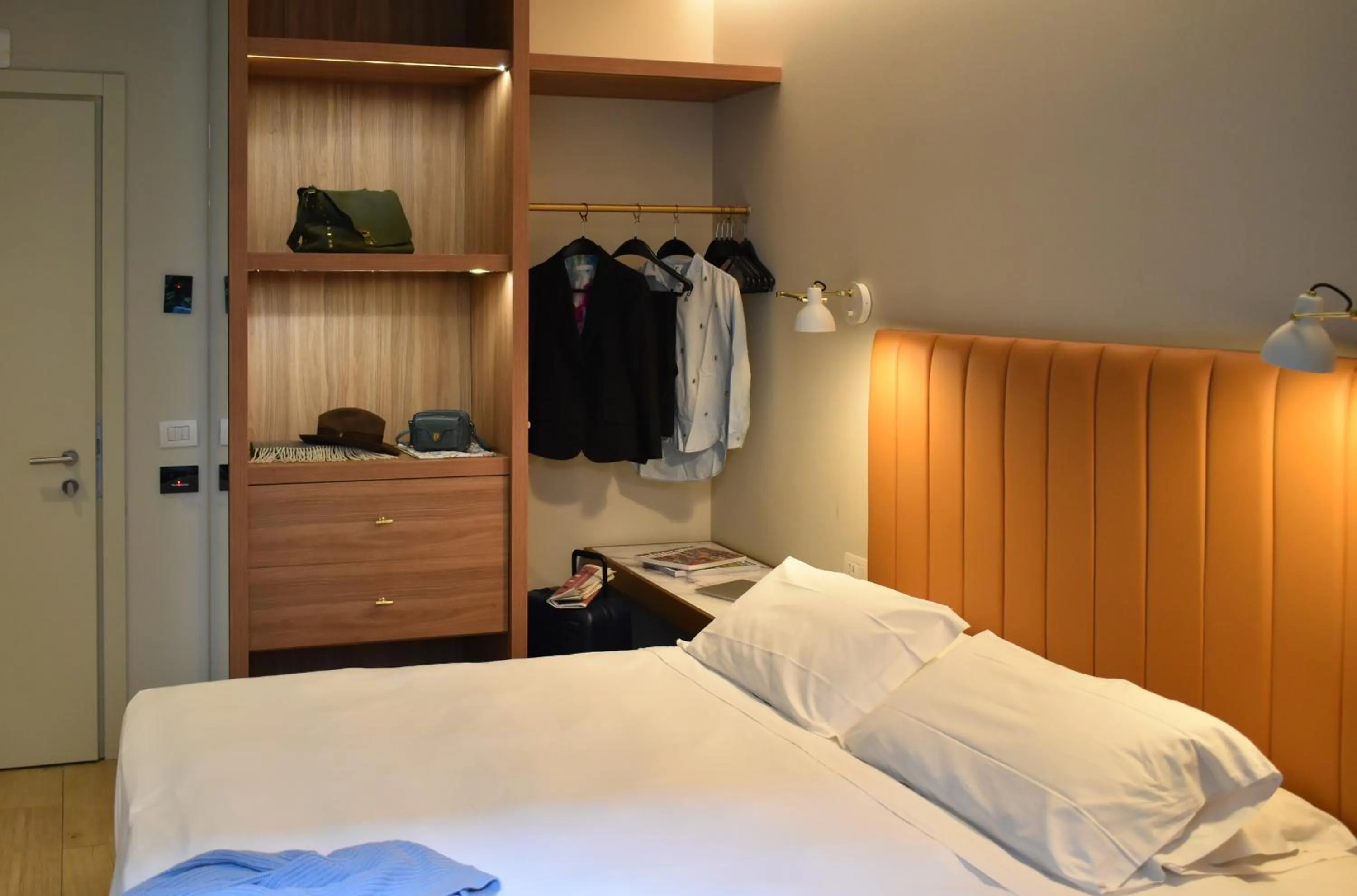 Bedroom, Bed in Art Hotel Boston