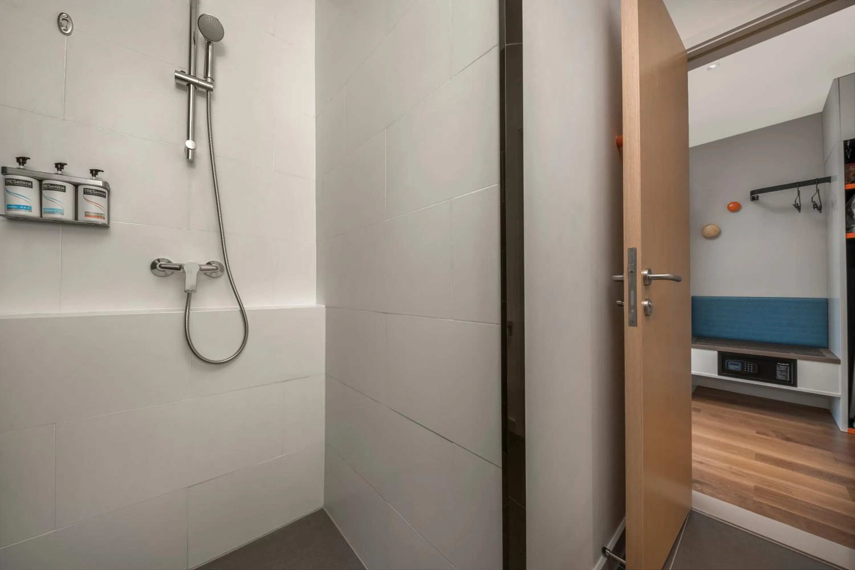 Hot Tub in Holiday Inn Express Meishan Dongpo by IHG