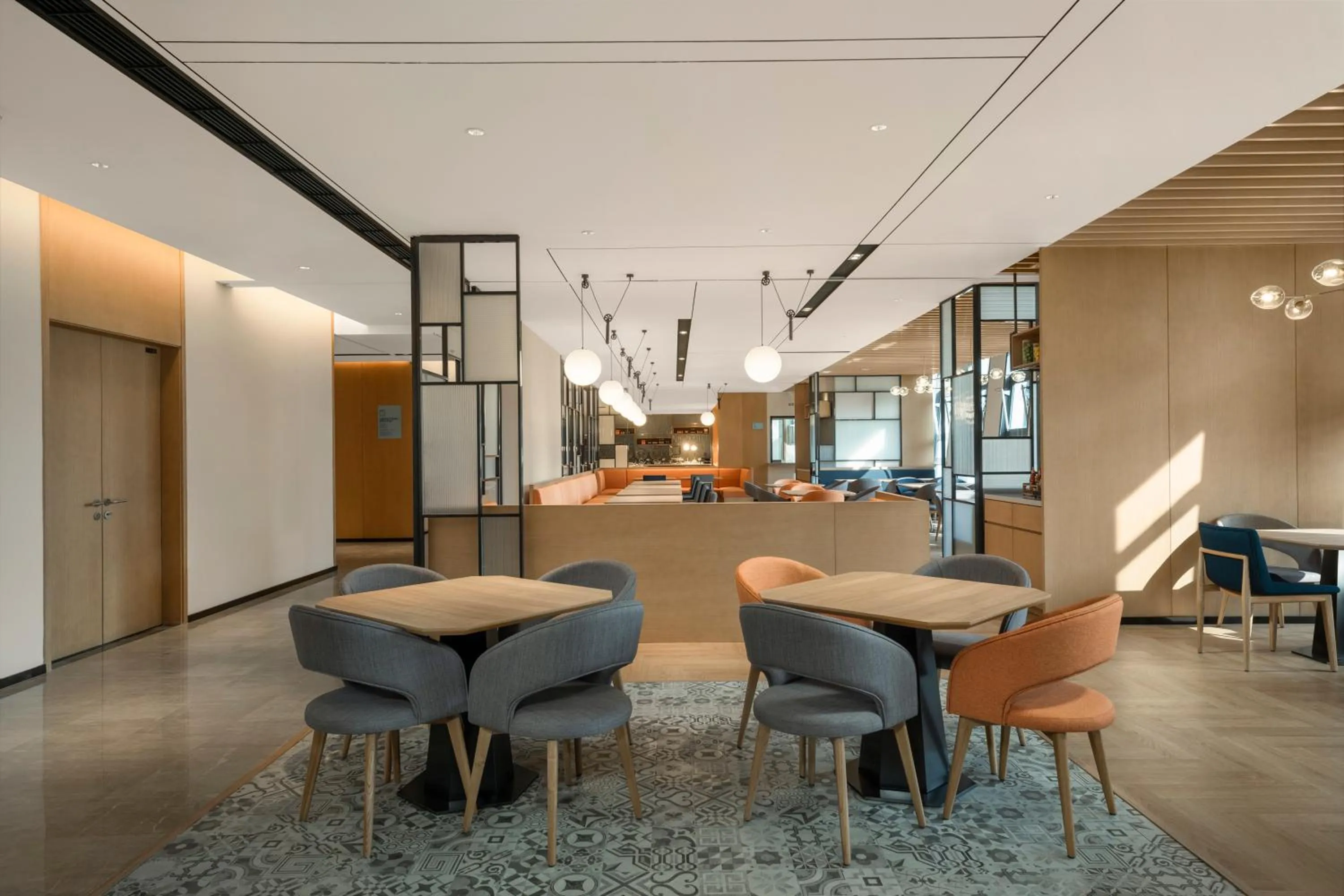 Restaurant/places to eat in Holiday Inn Express Meishan Dongpo by IHG