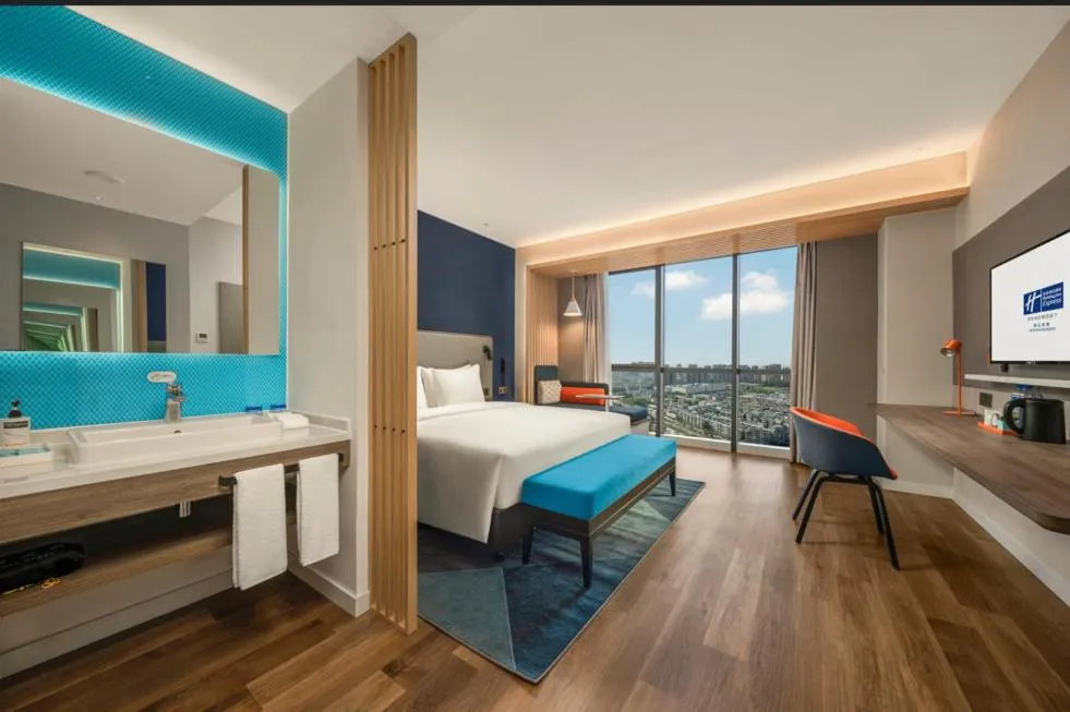 Bed in Holiday Inn Express Meishan Dongpo by IHG