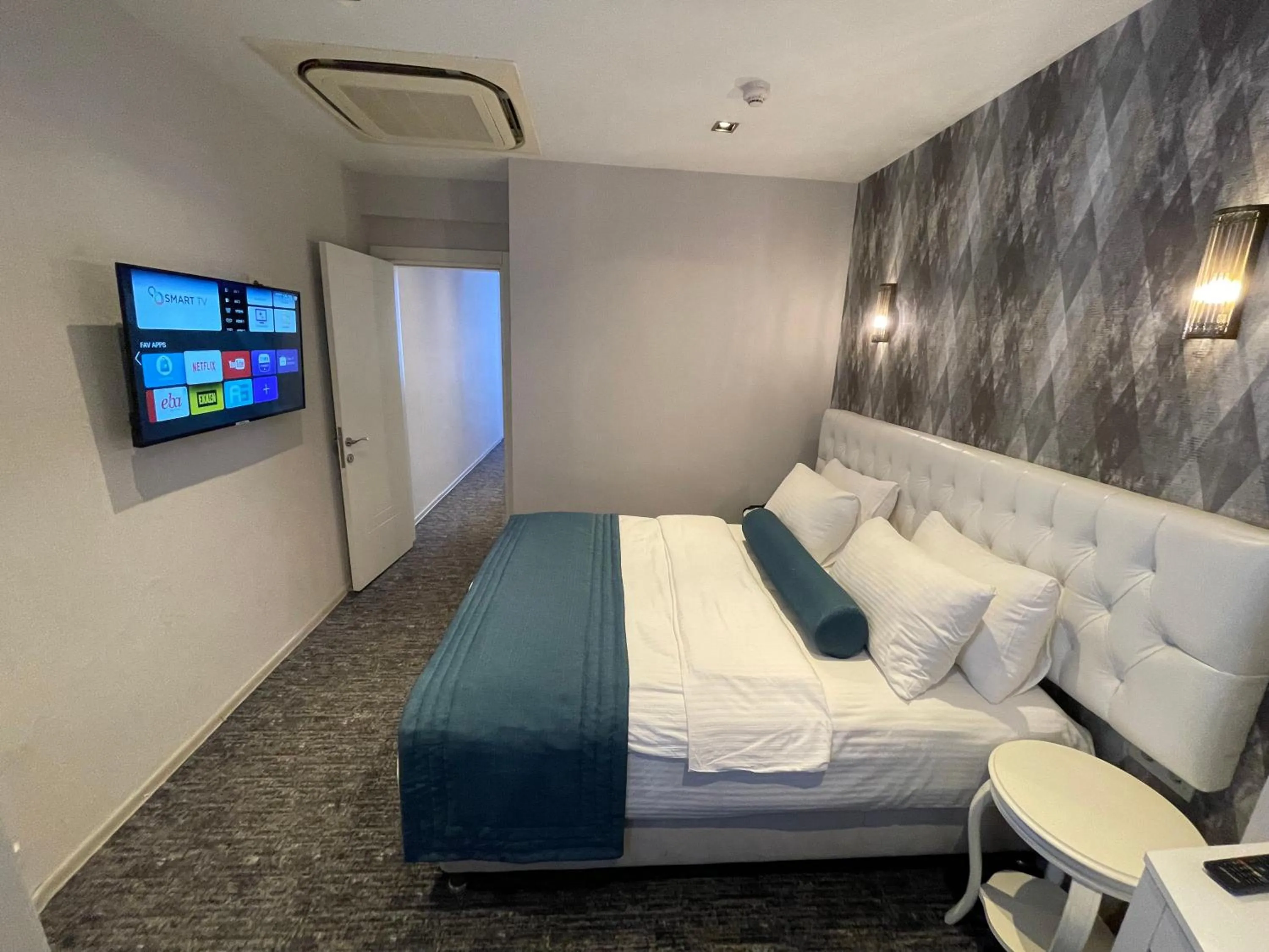 Bed in Weingart Seaside Hotel