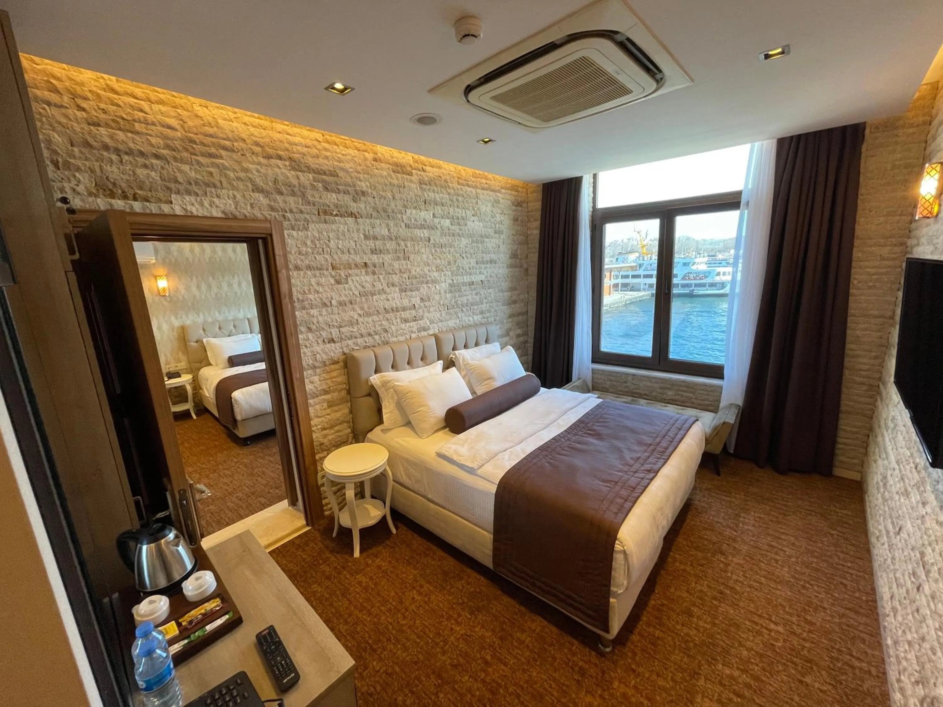 Bed in Weingart Seaside Hotel