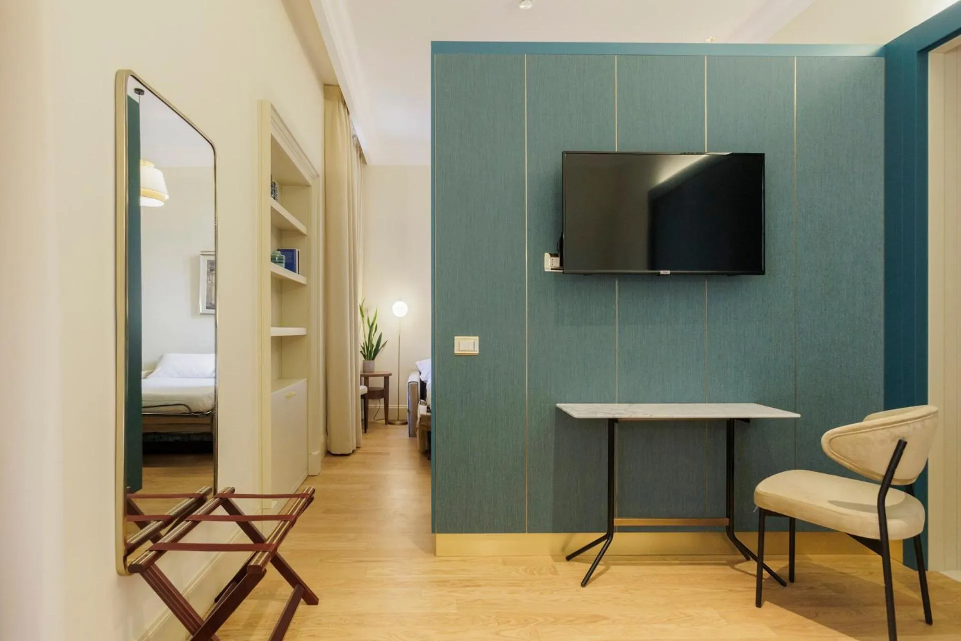 TV and multimedia in Sentho Roma