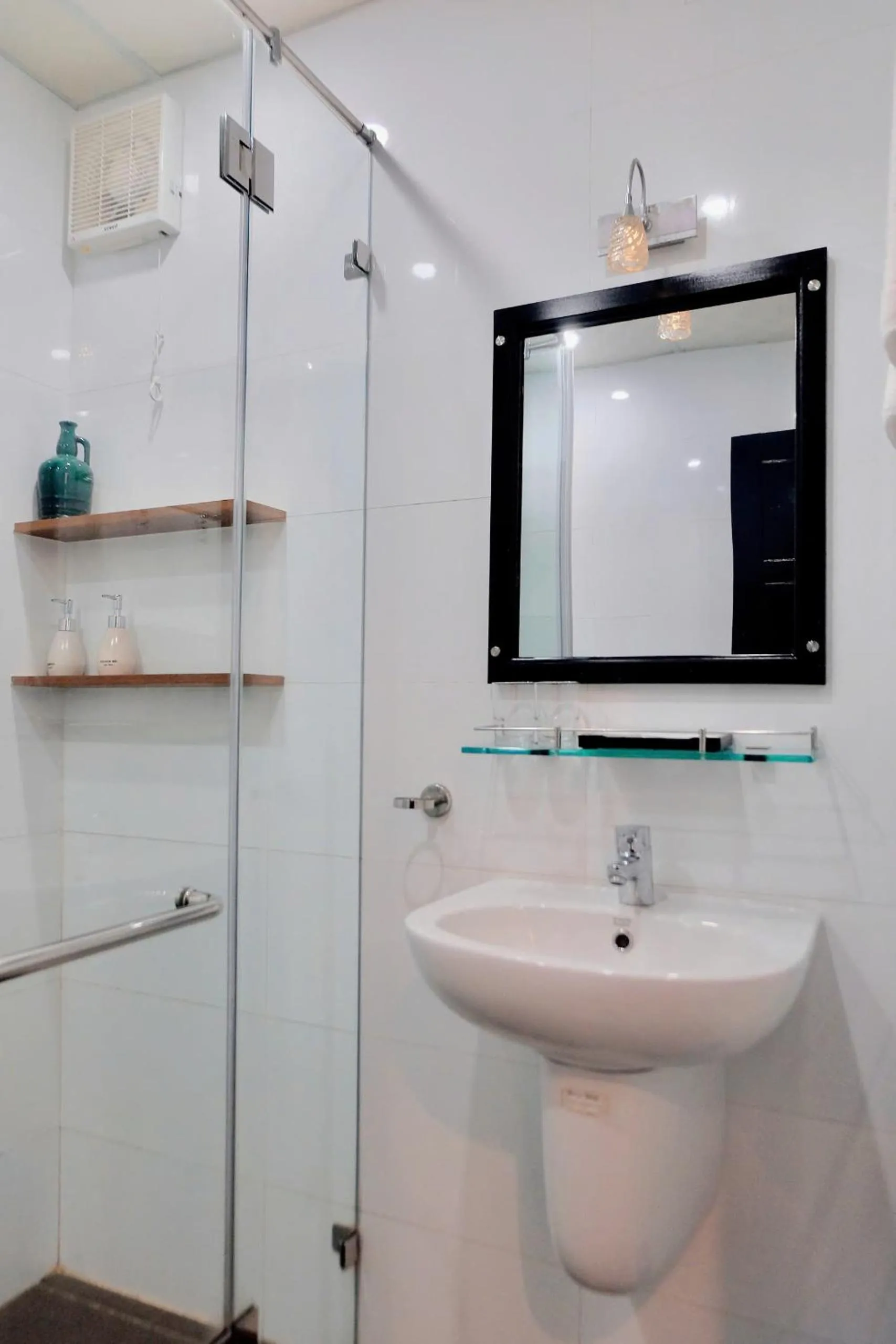 Shower in Canary Boutique Hotel