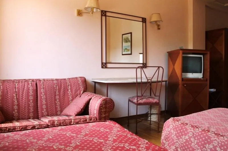 Decorative detail in Hotel Semifonte