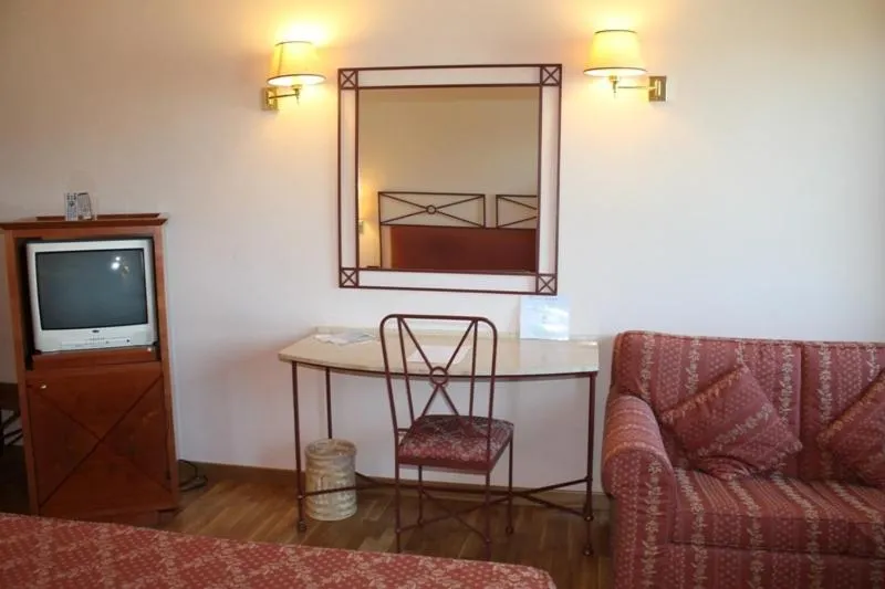 Decorative detail in Hotel Semifonte