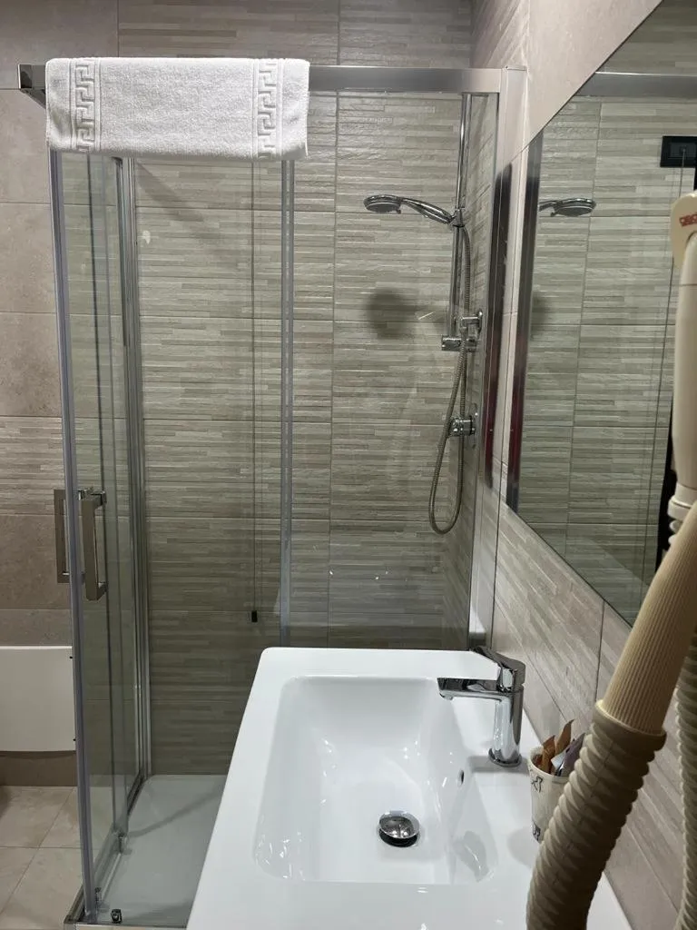 Shower in Park Hotel