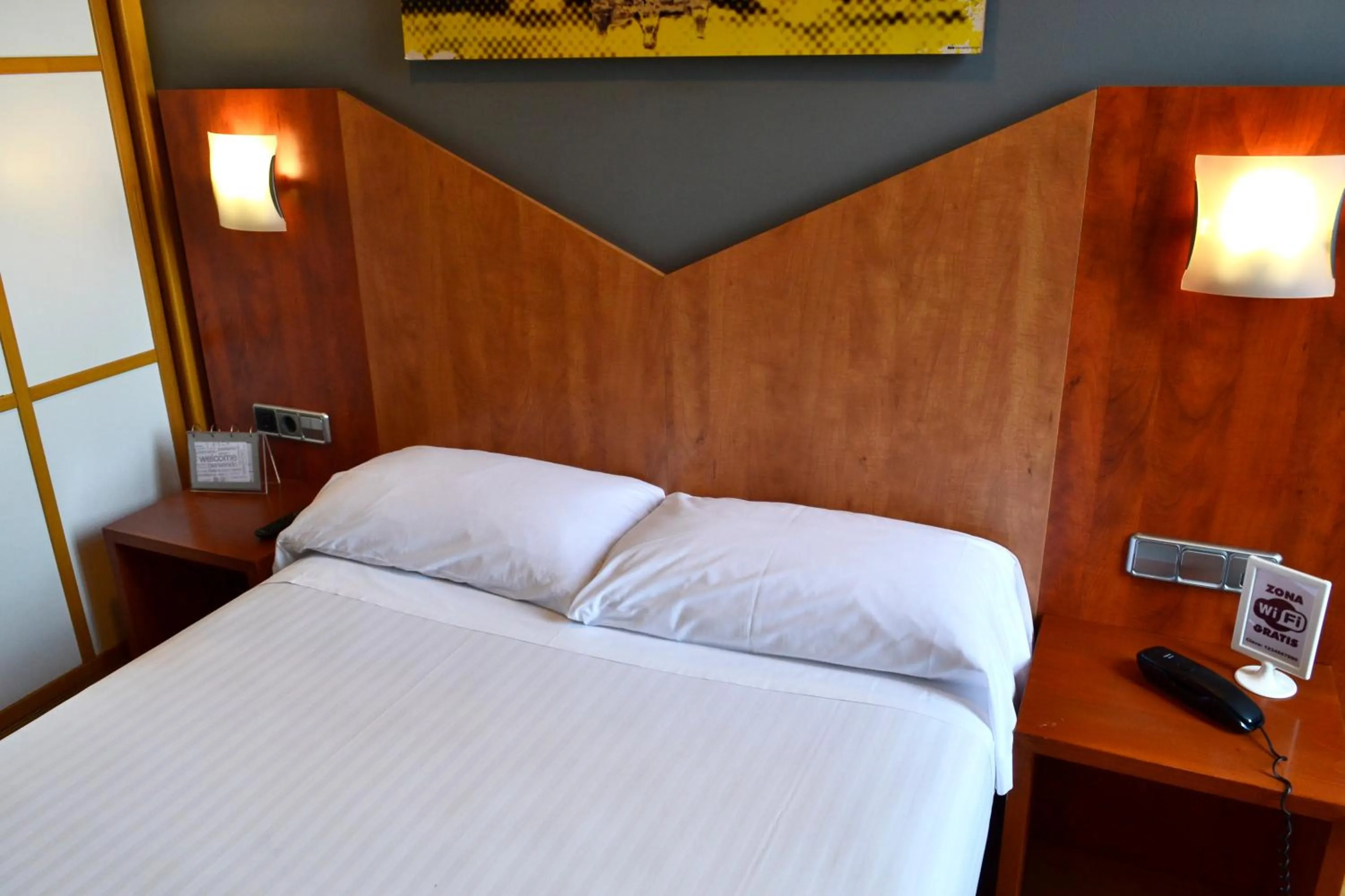 Bed in Hotel Alda Palacio Valdés