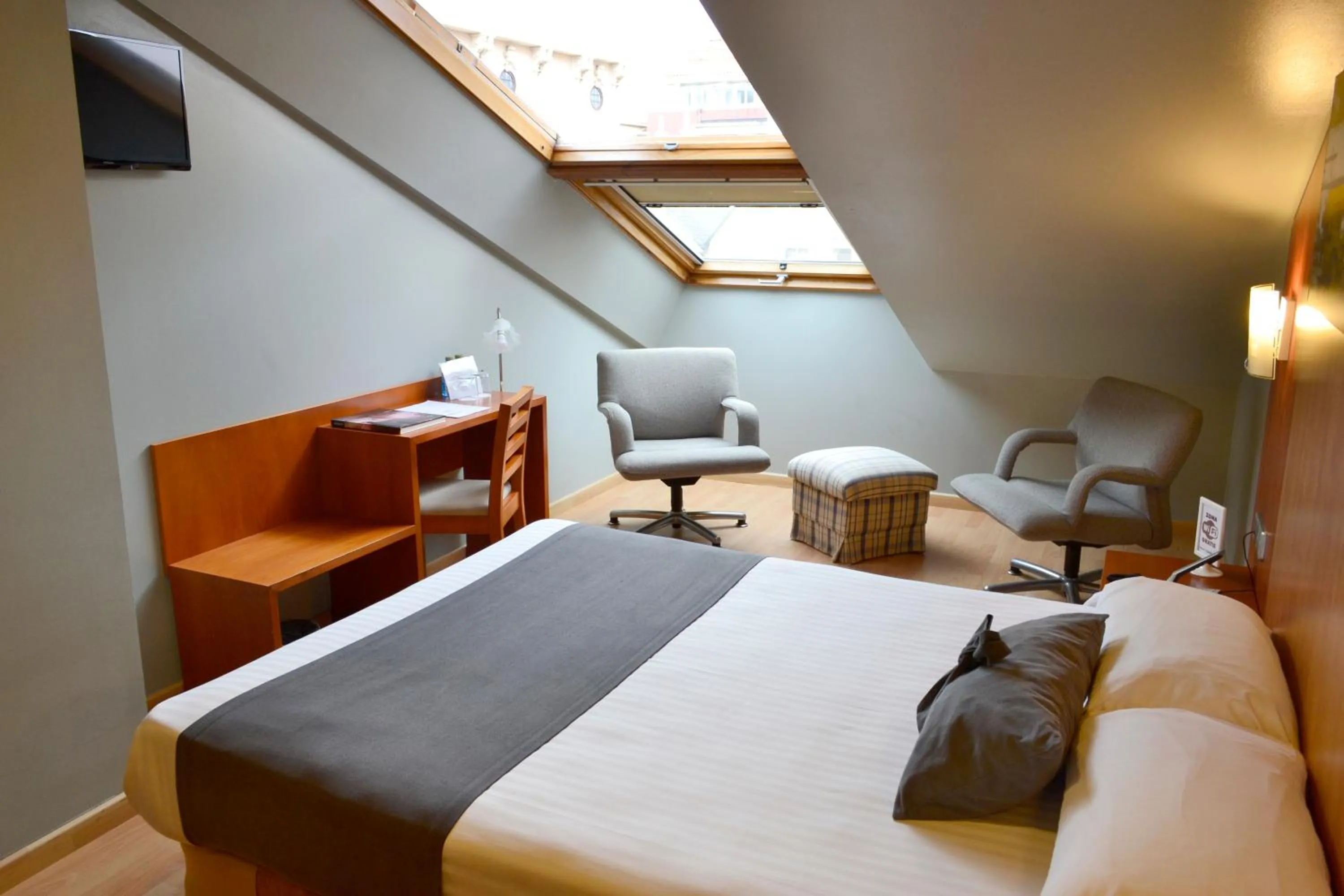 Photo of the whole room, Bed in Hotel Alda Palacio Valdés