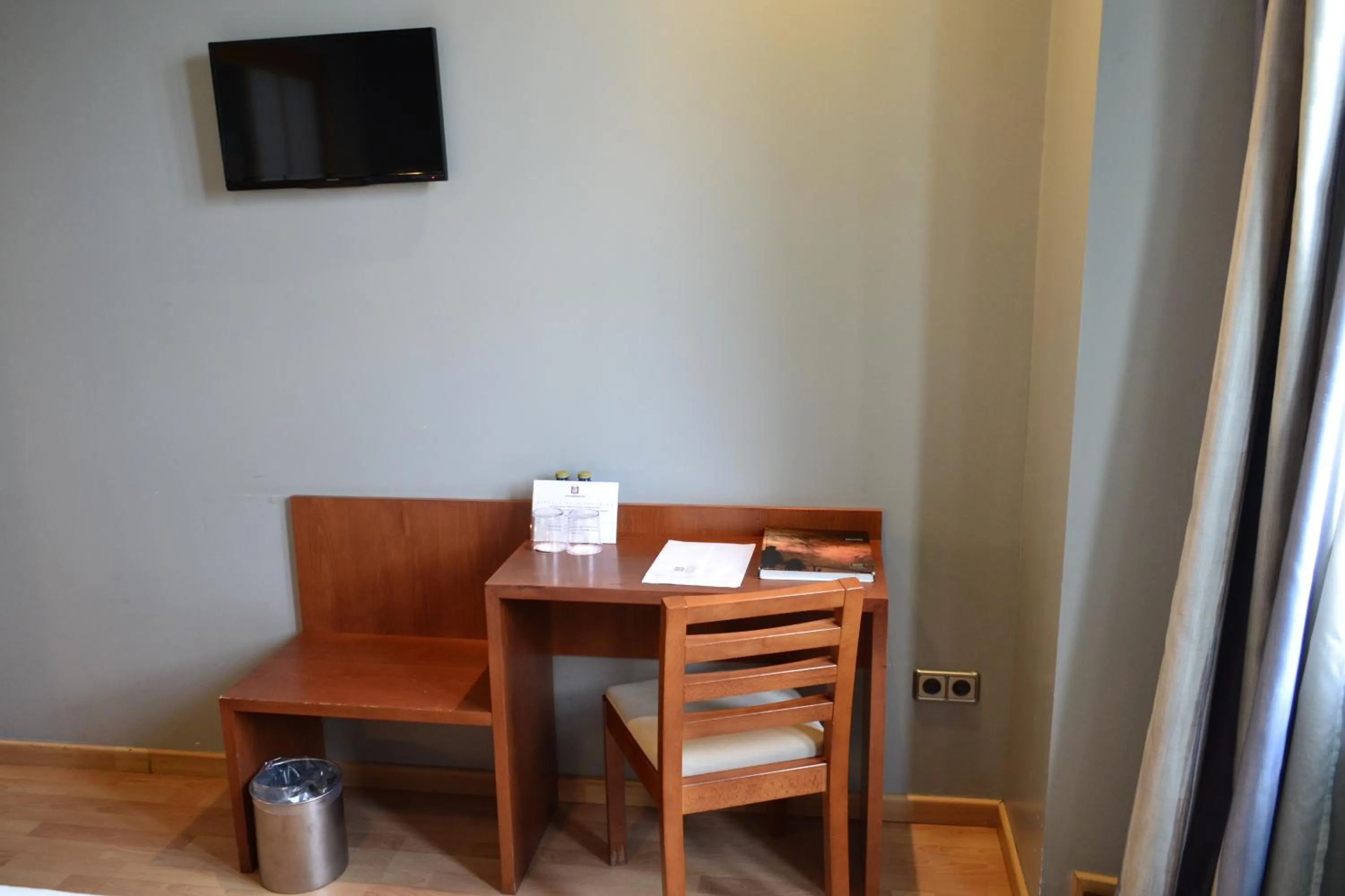 TV and multimedia in Hotel Alda Palacio Valdés