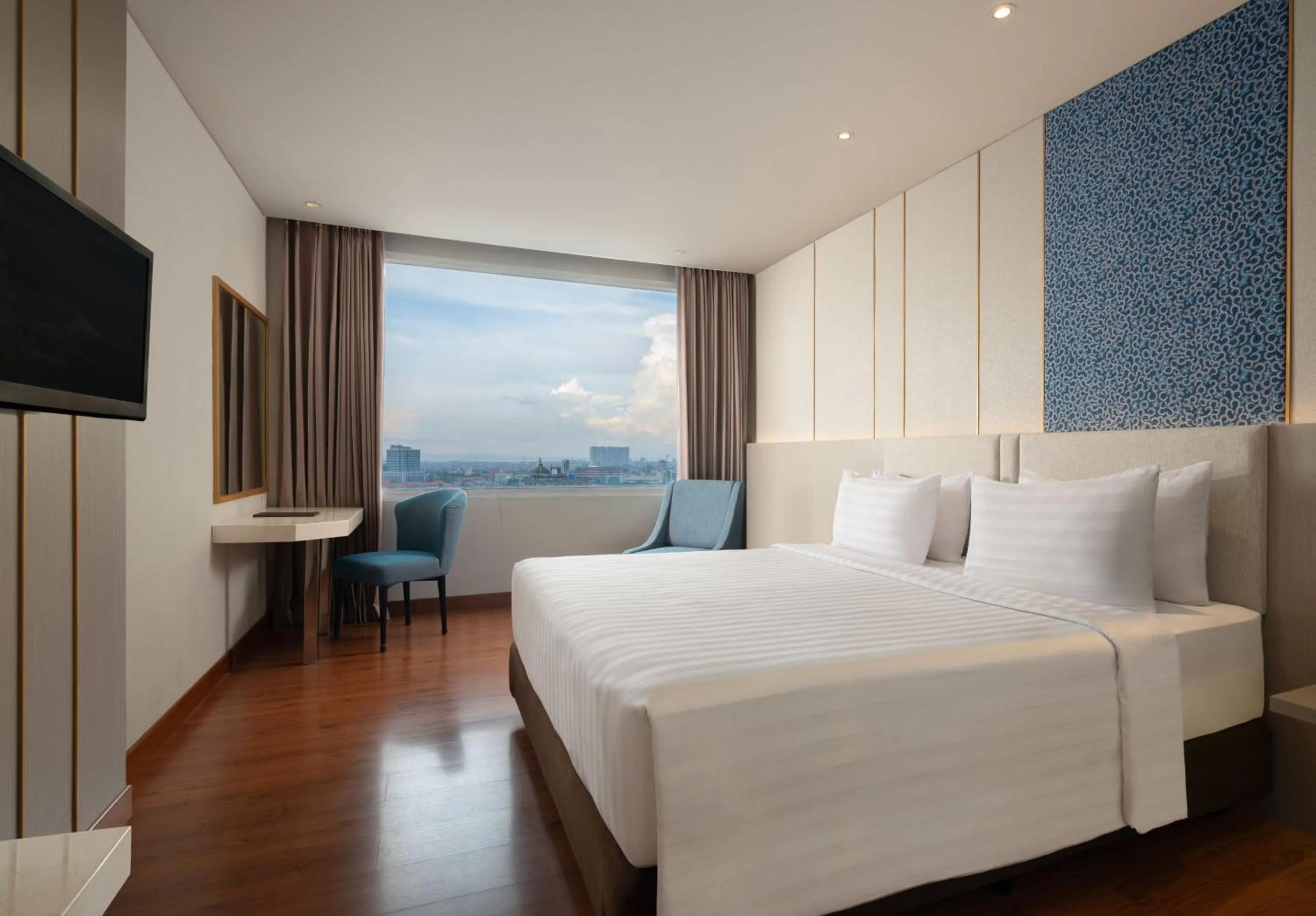 Bedroom, Bed in Hotel Santika Premiere Gubeng Surabaya