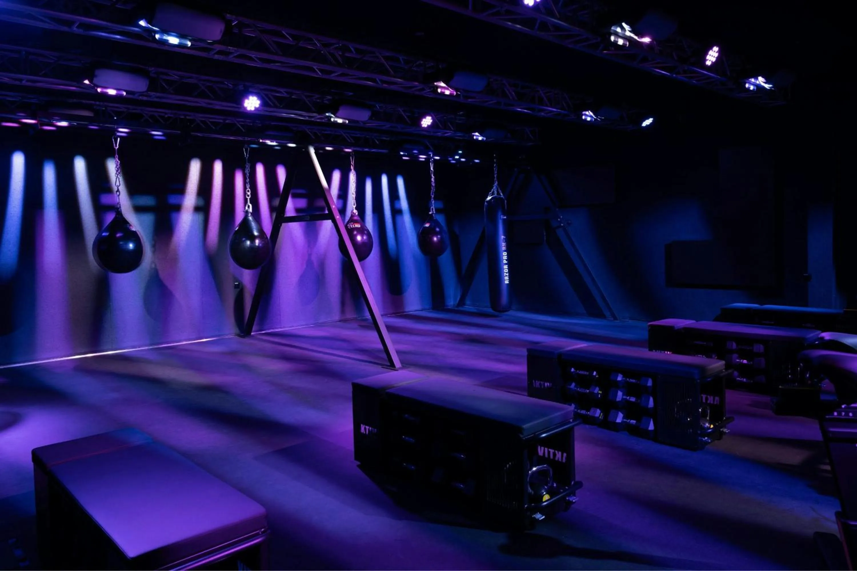 Area and facilities in W Dubai - Mina Seyahi