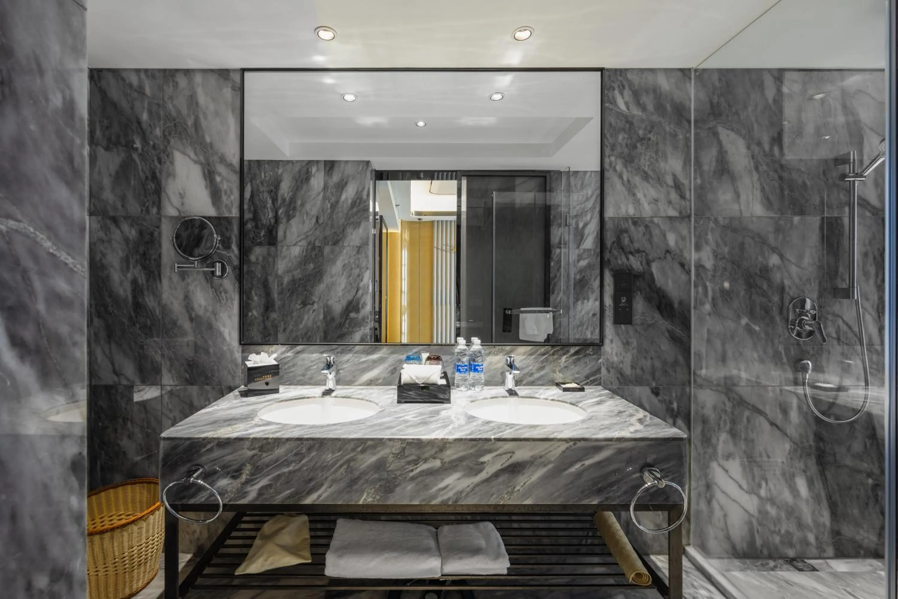 Bathroom in Courtyard by Marriott Nanchang