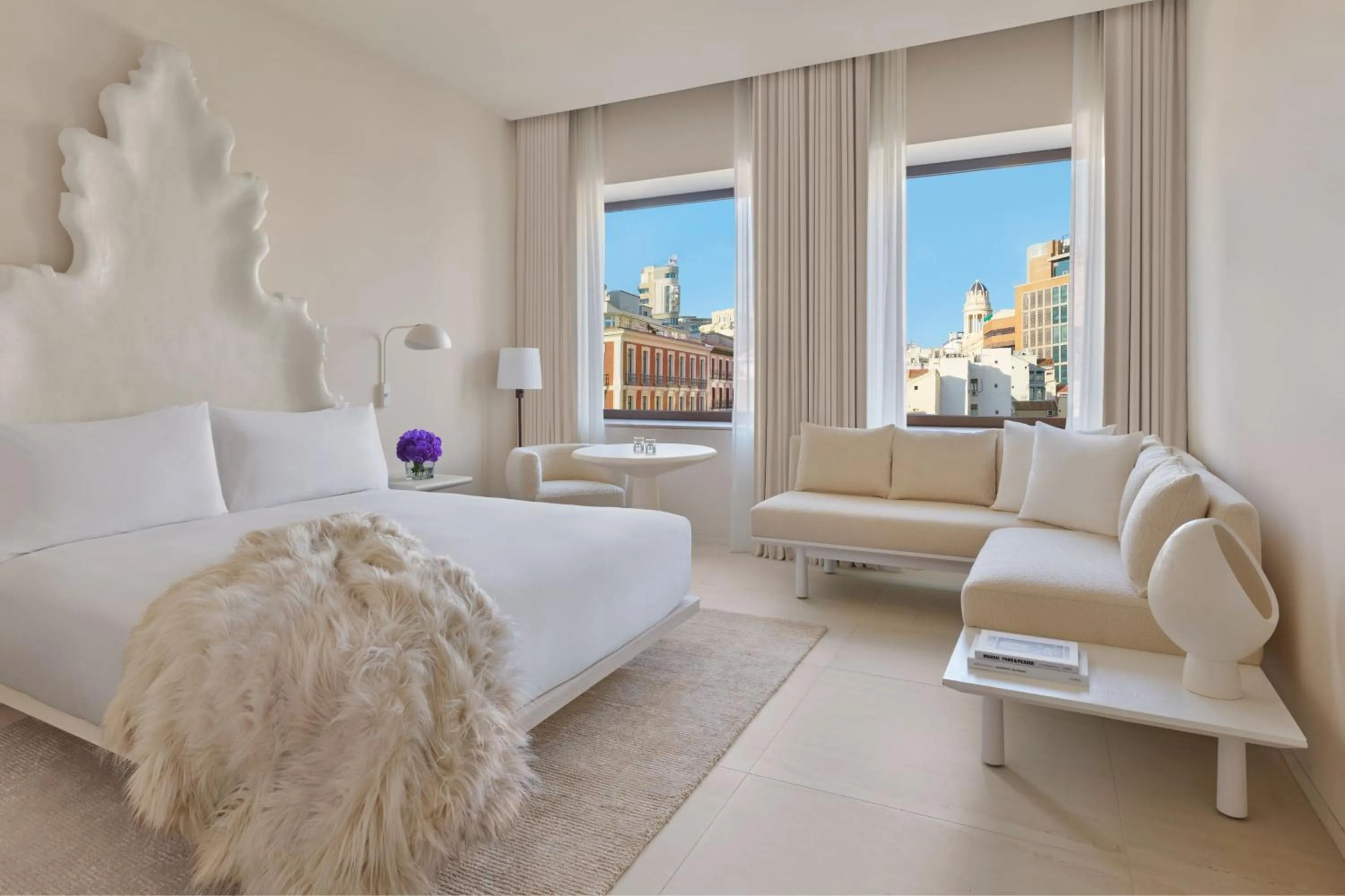 Photo of the whole room, Bed in The Madrid EDITION