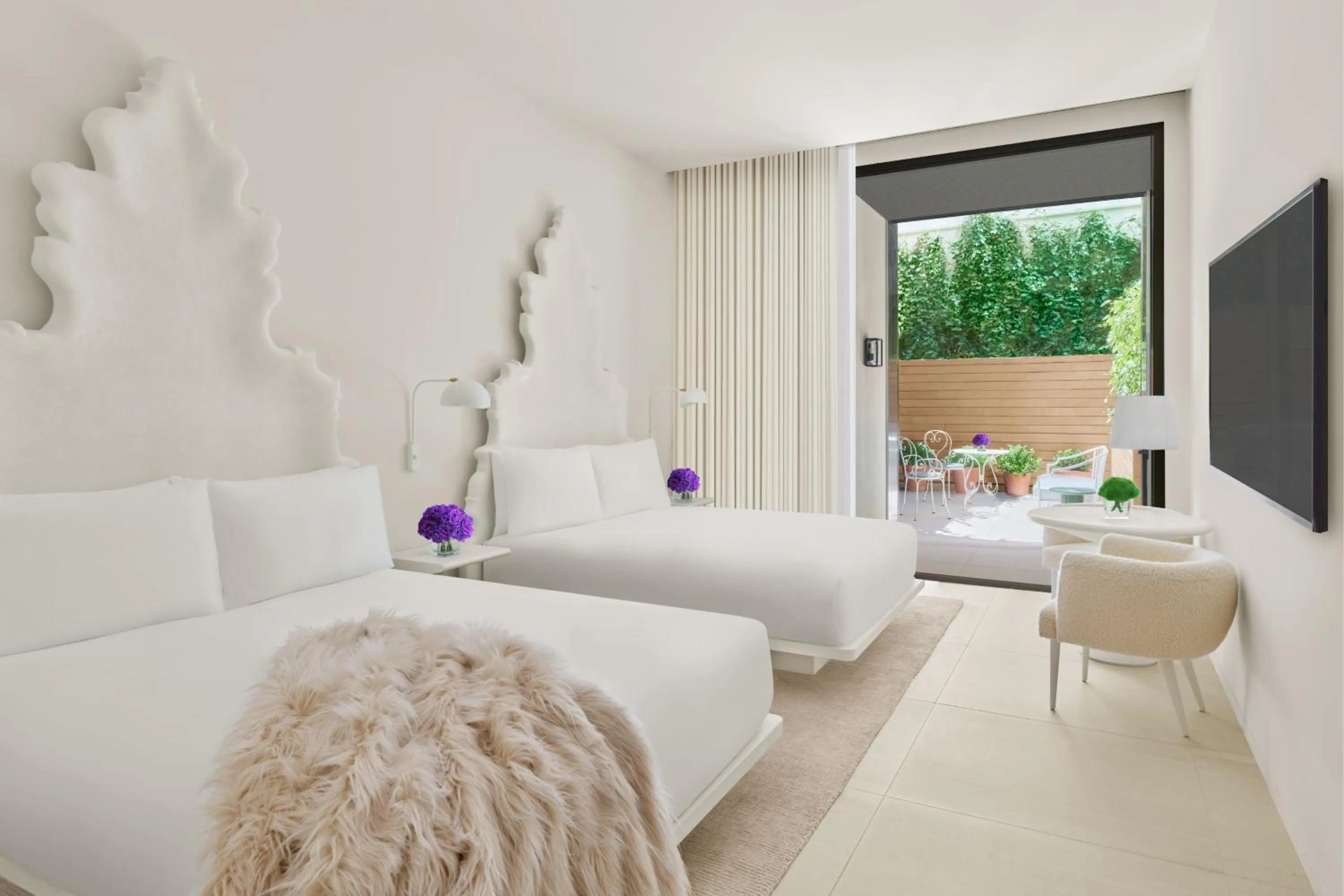 Photo of the whole room, Bed in The Madrid EDITION