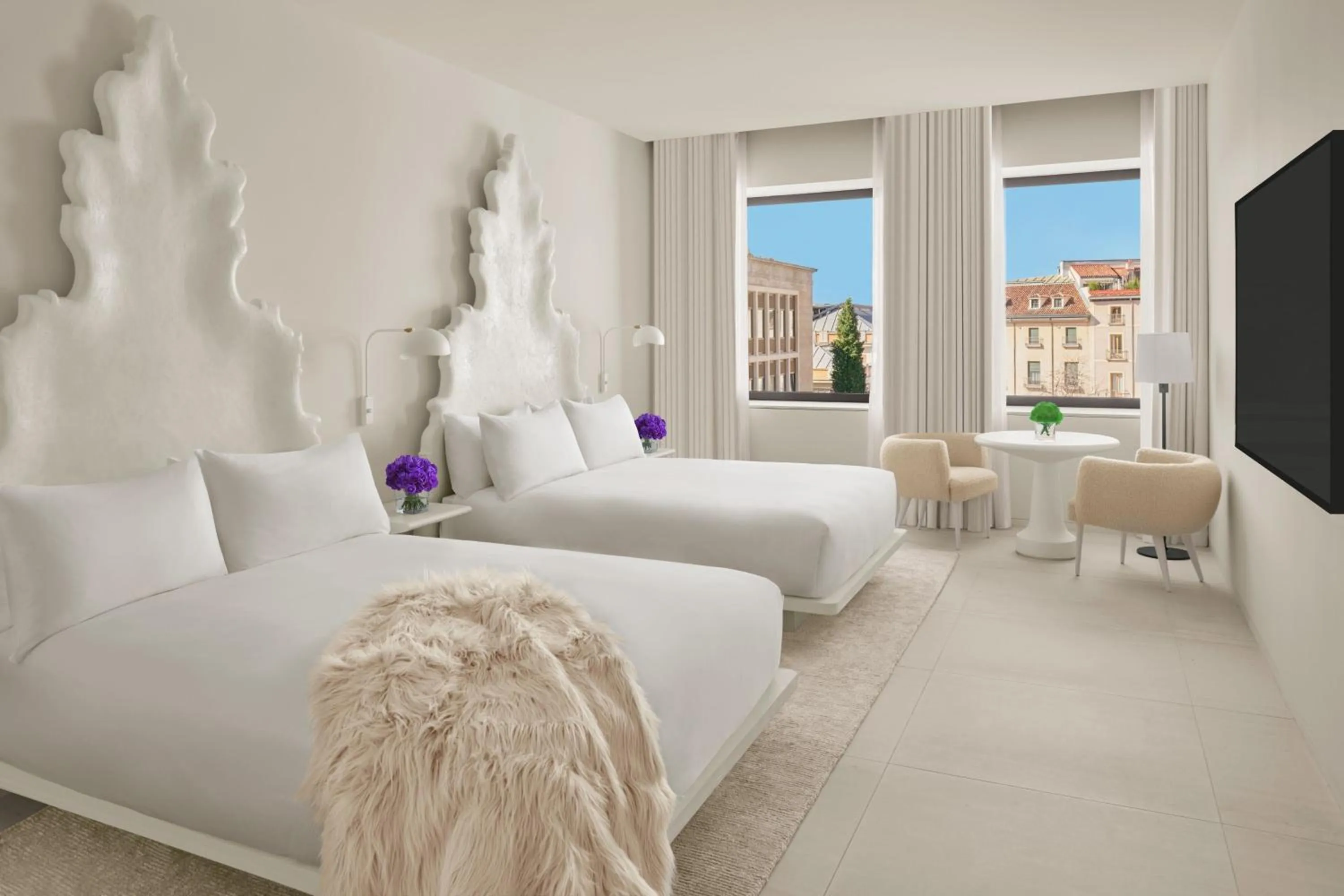 Photo of the whole room, Bed in The Madrid EDITION