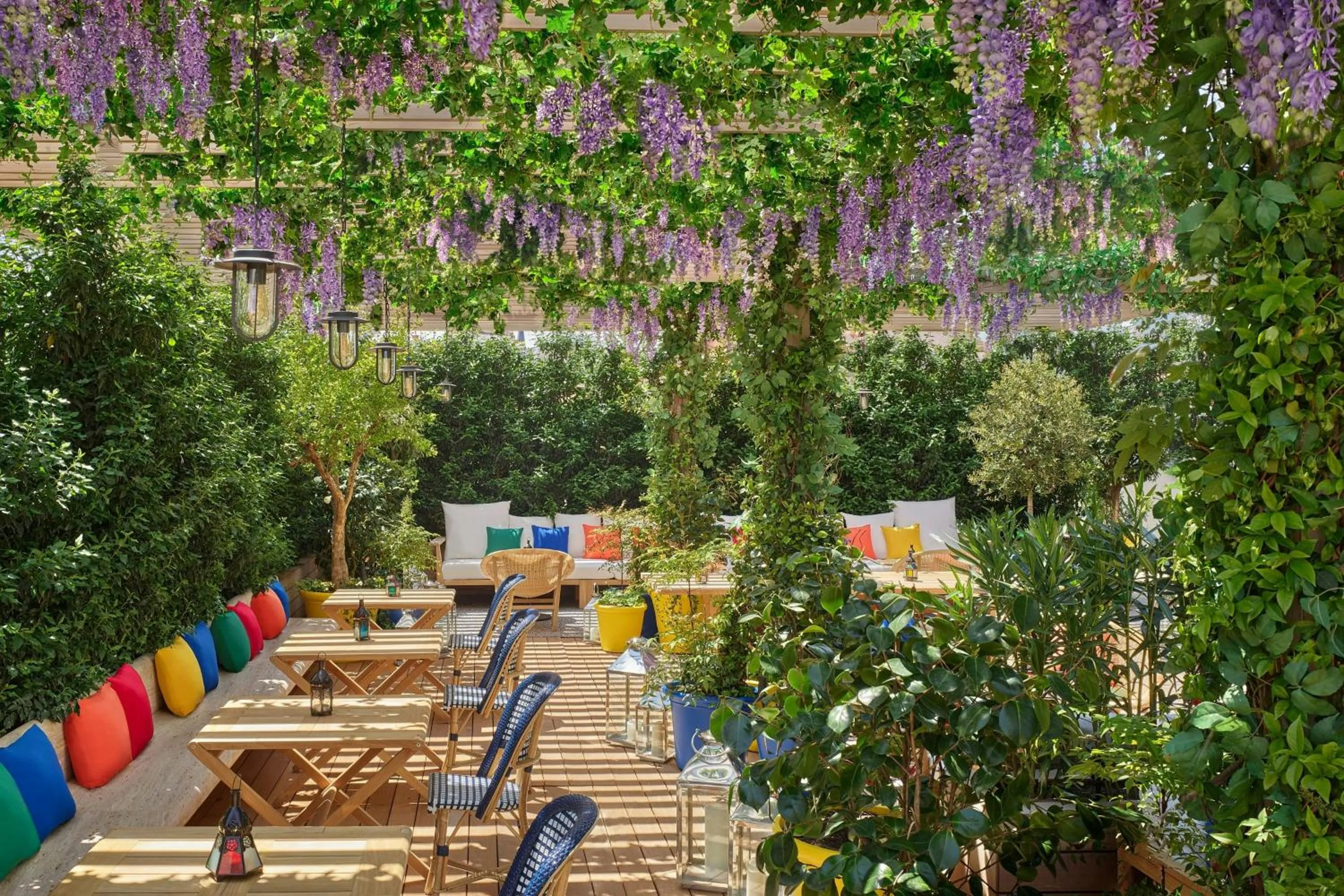 Restaurant/places to eat in The Madrid EDITION