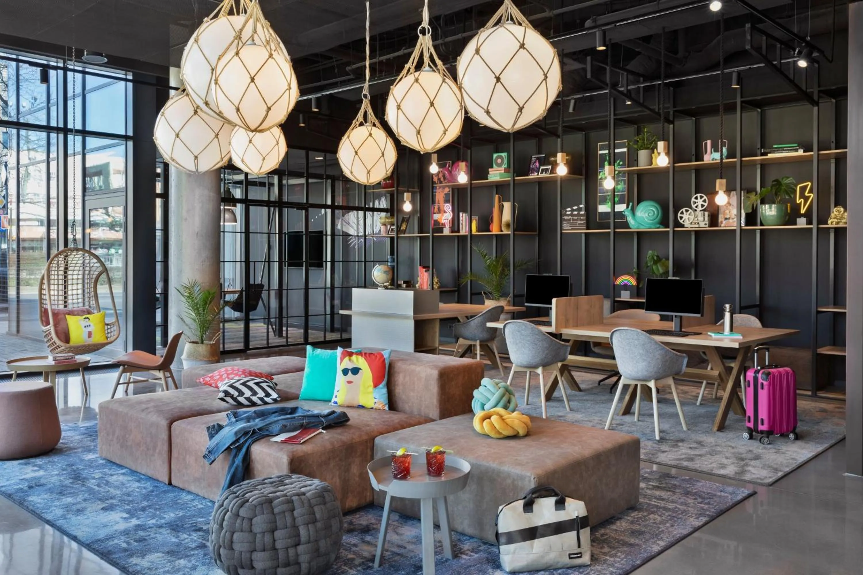 Lobby or reception in Moxy Szczecin City