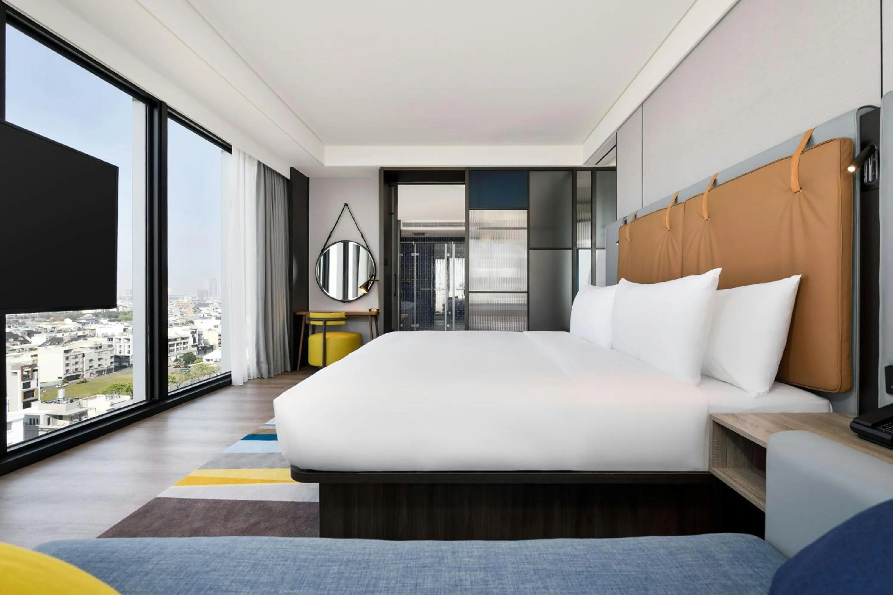 Photo of the whole room, Bed in Aloft Tainan Anping