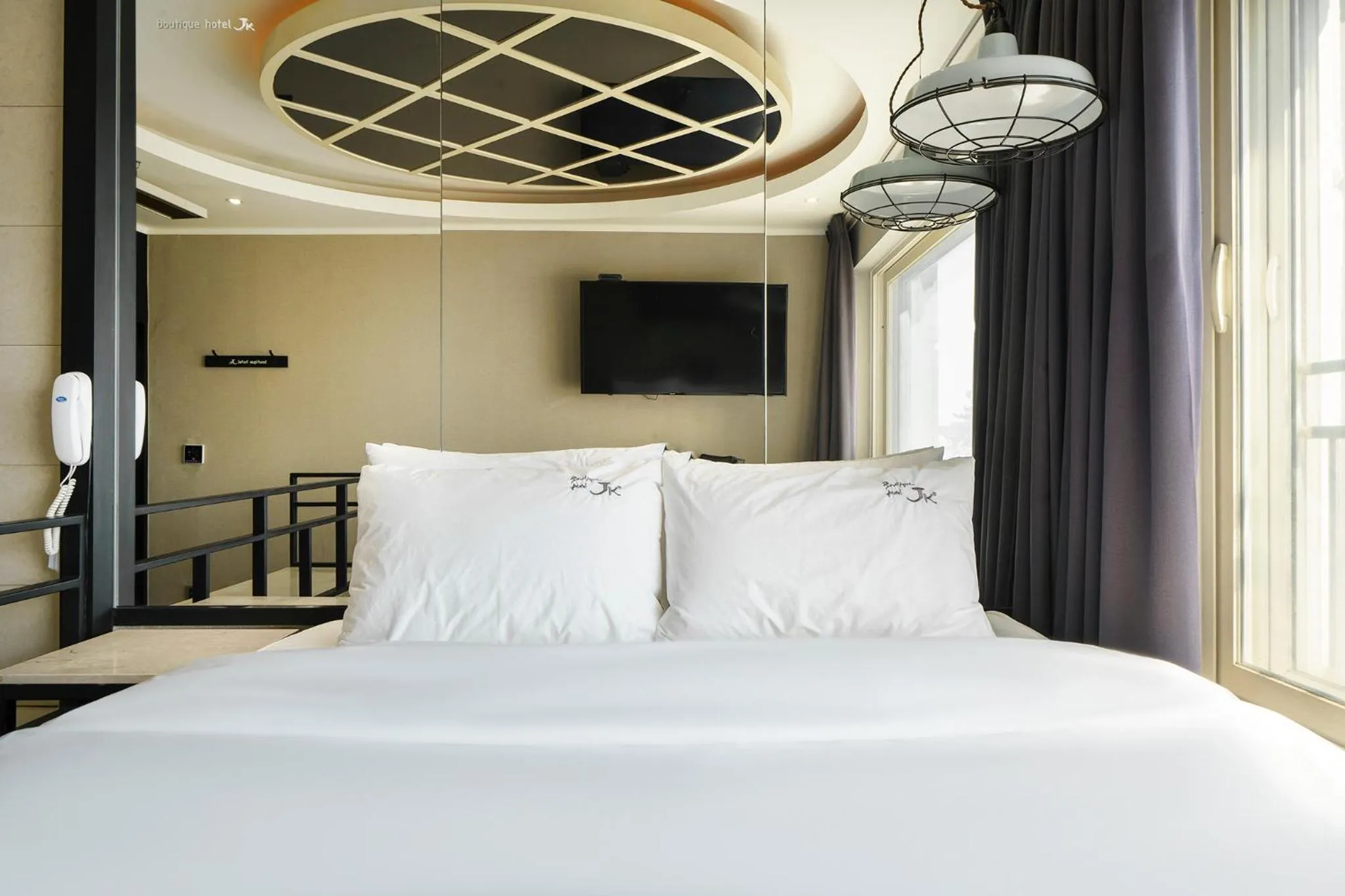 Bedroom, Bed in JK Hotel