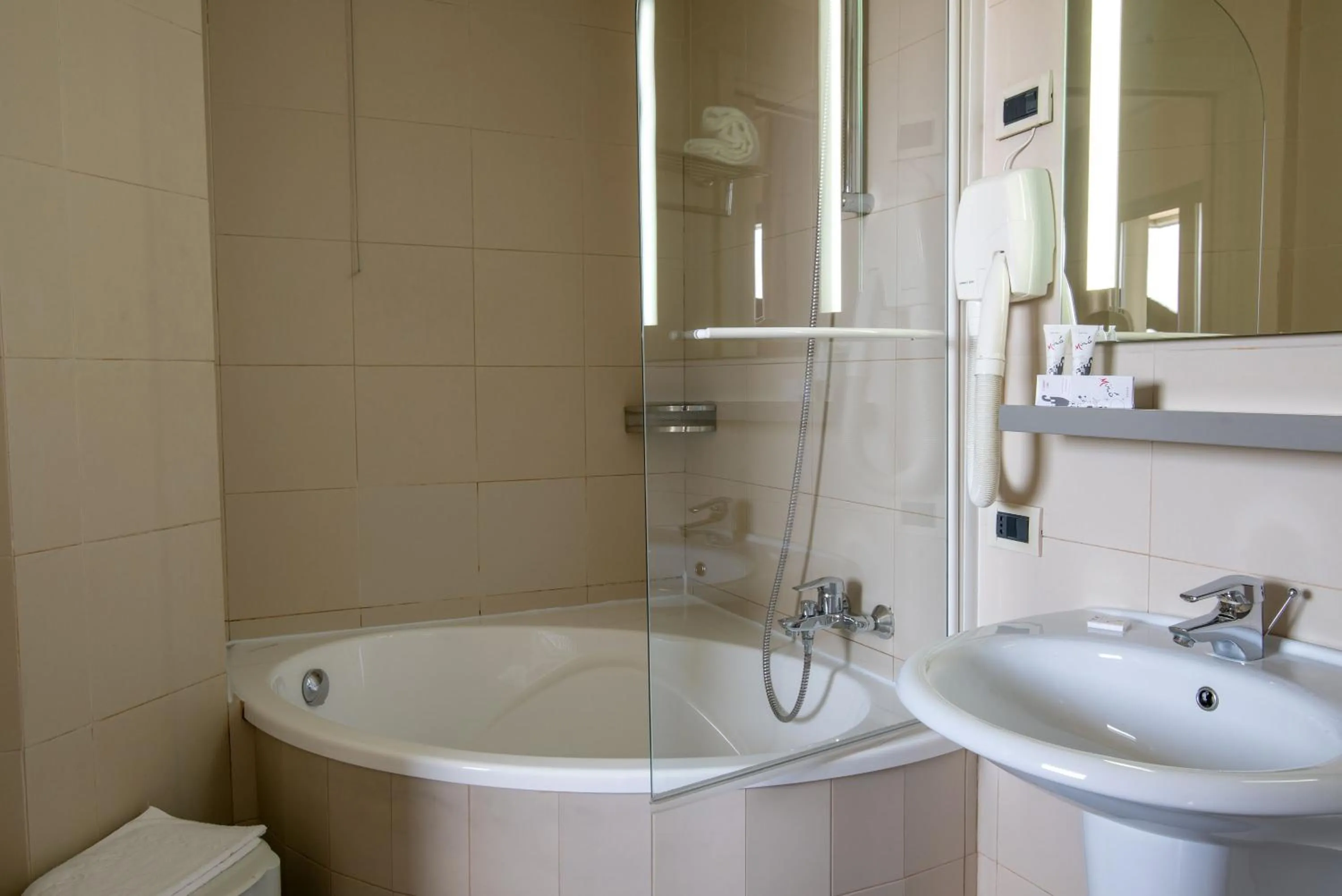 Bath in JR Hotels Gigli Firenze