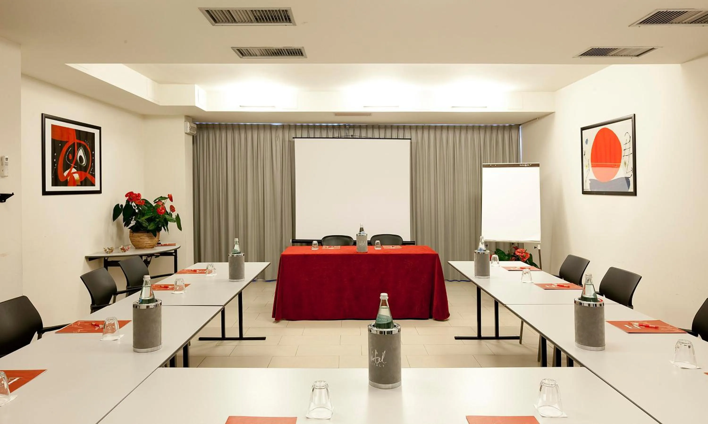 Business facilities in JR Hotels Gigli Firenze