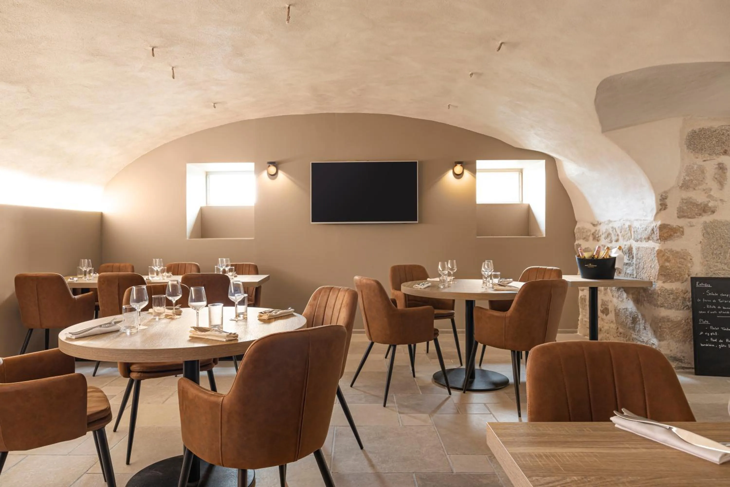 Restaurant/places to eat in Domaine et Château de Valinches