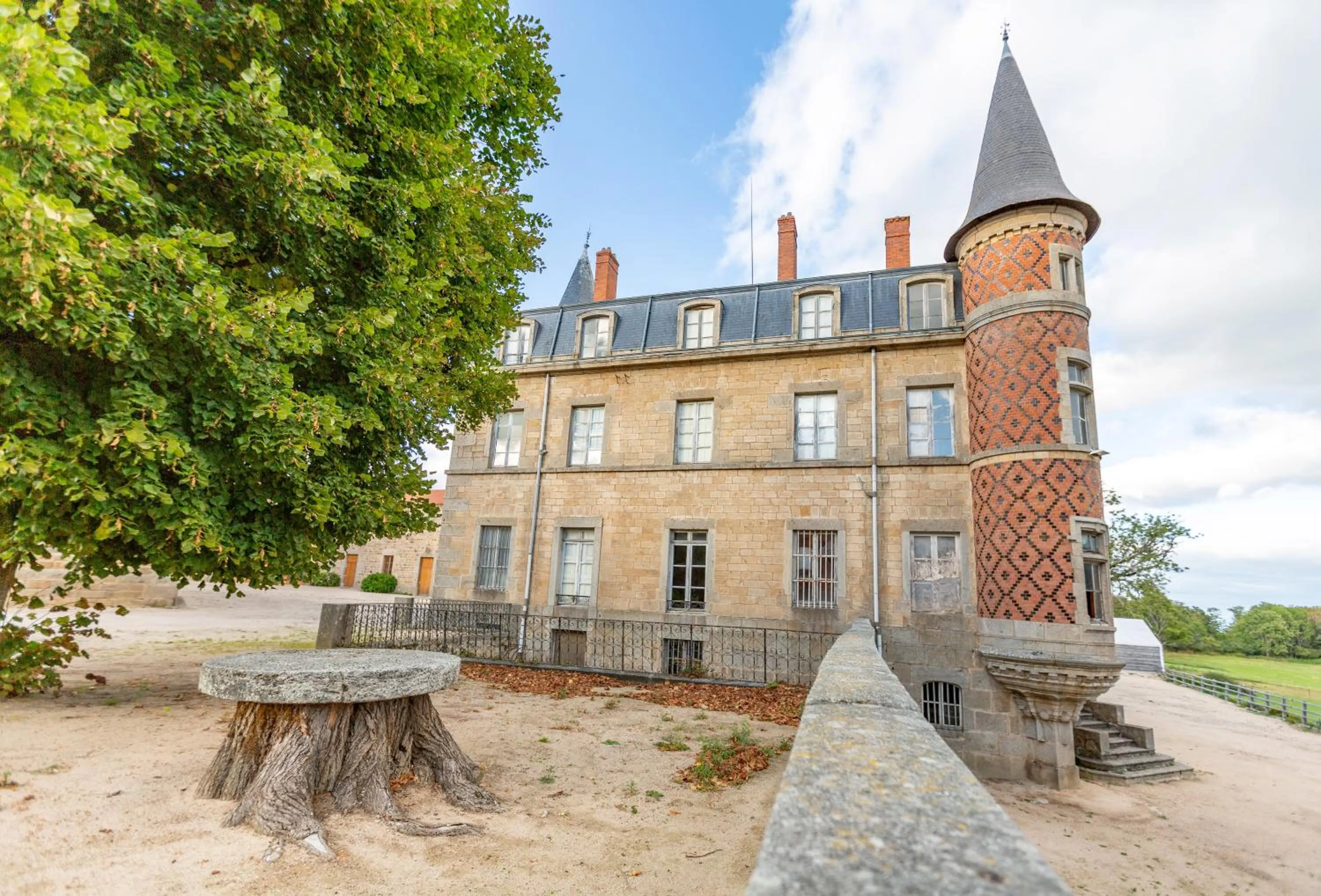 Domaine et Château de Valinches