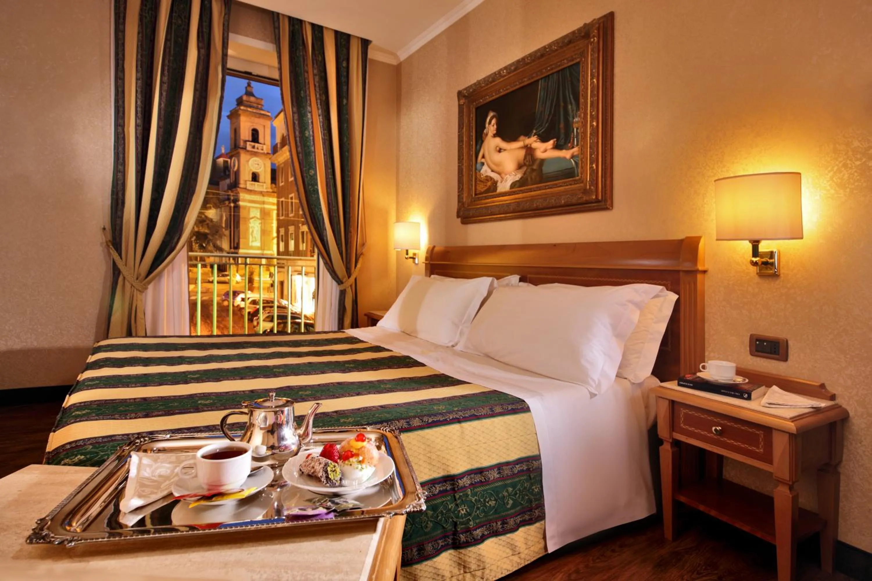 Balcony/Terrace, Bed in Colonna Hotel