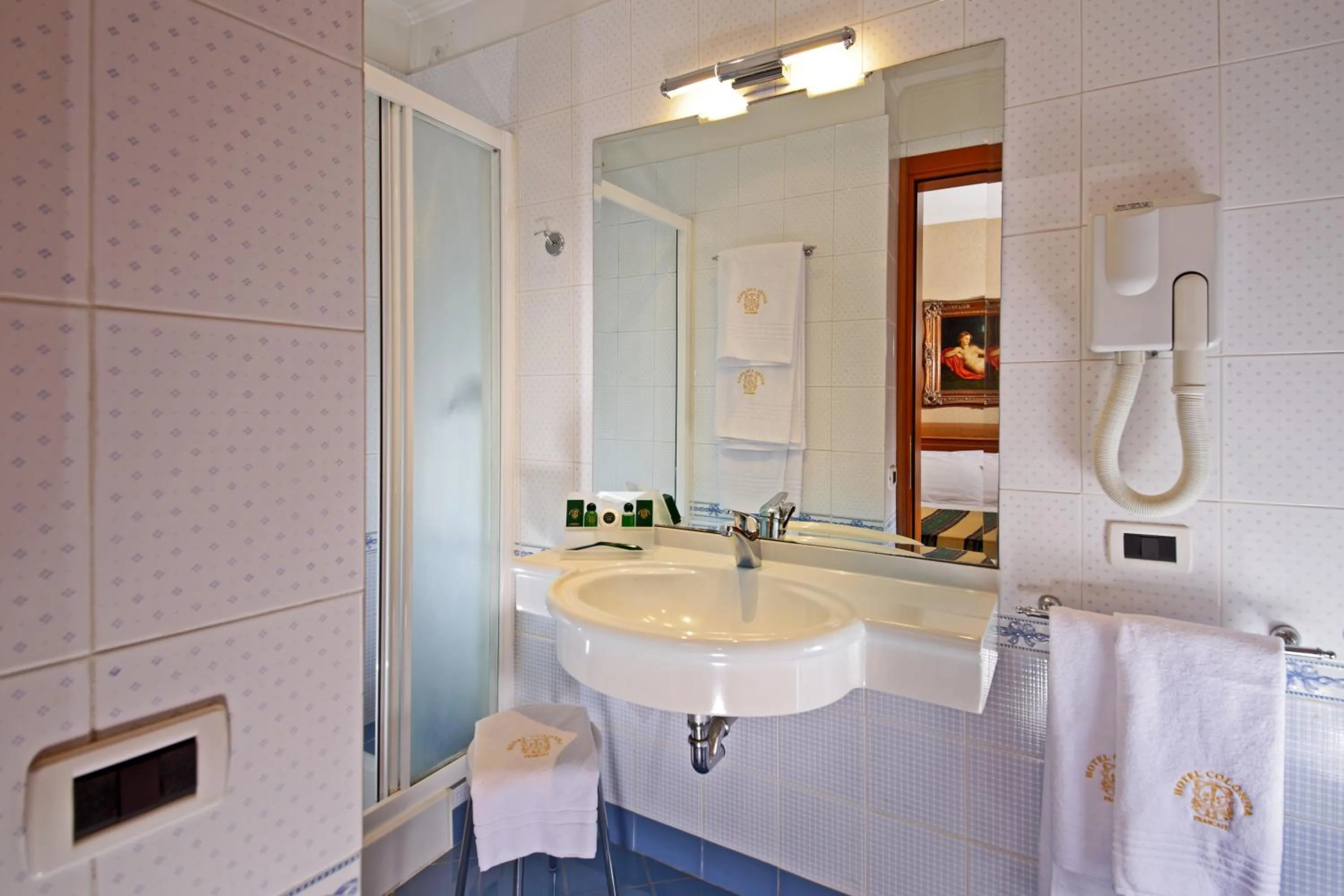 Bathroom in Colonna Hotel