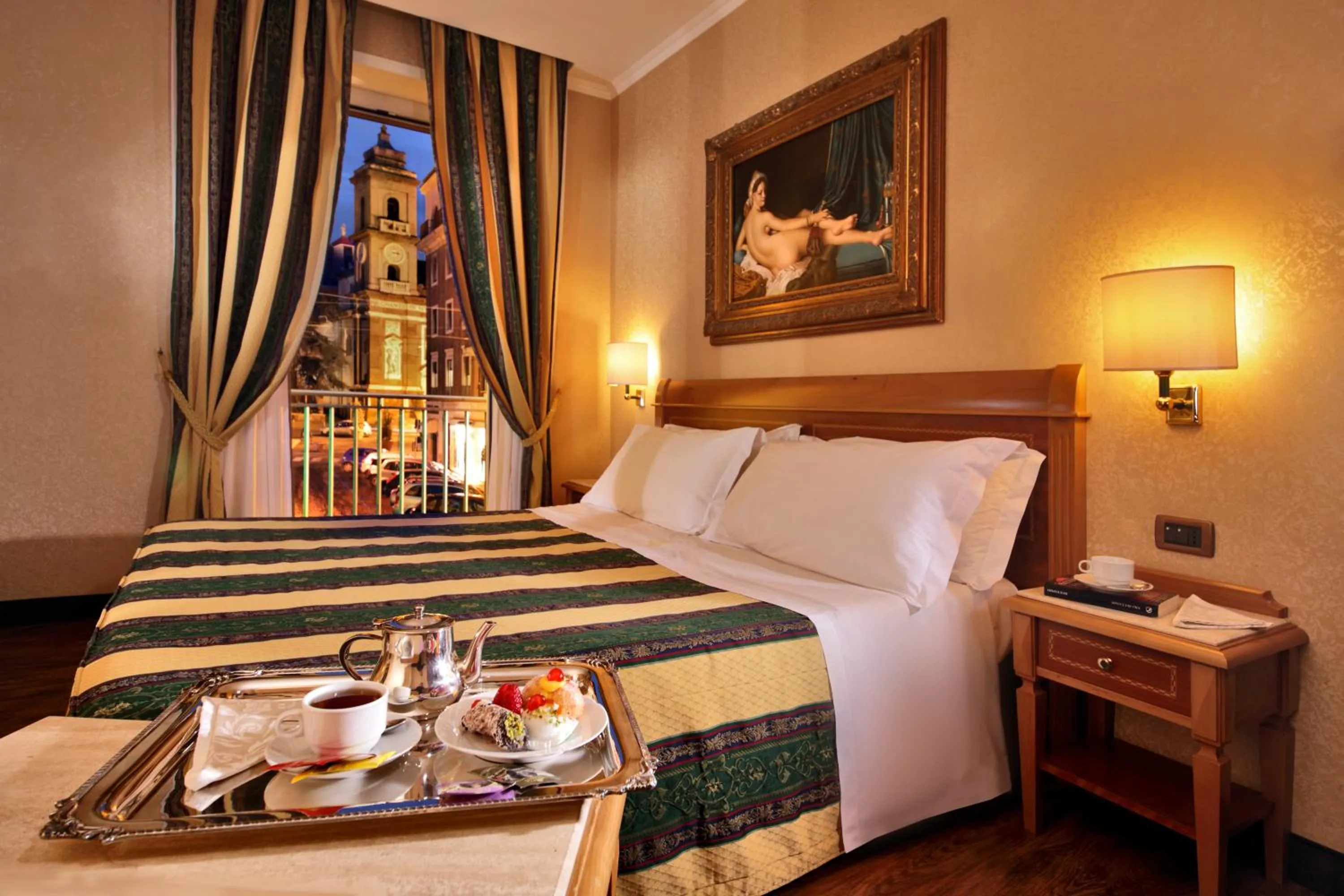 Balcony/Terrace, Bed in Colonna Hotel