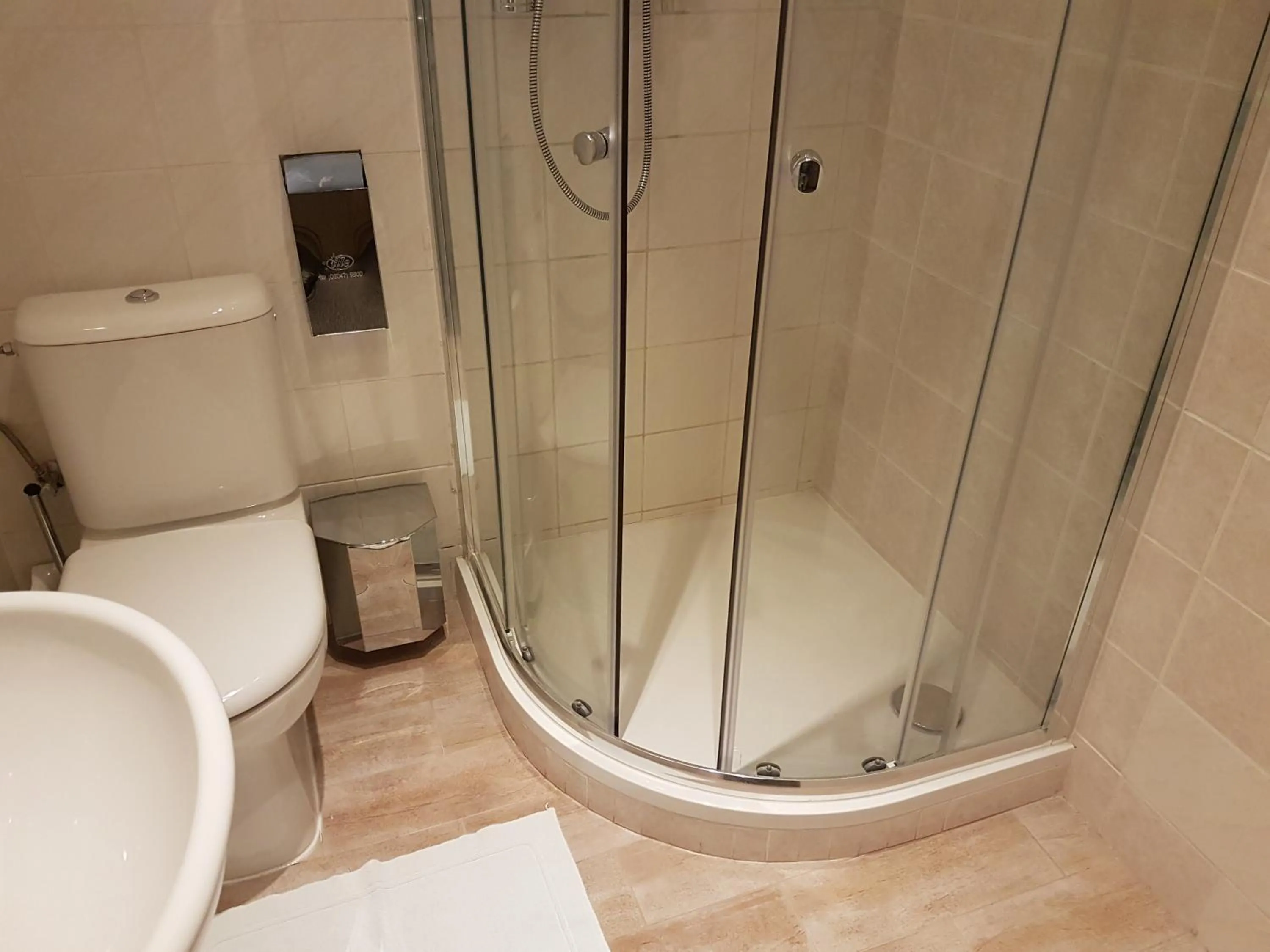 Shower in Hotel Dynamic