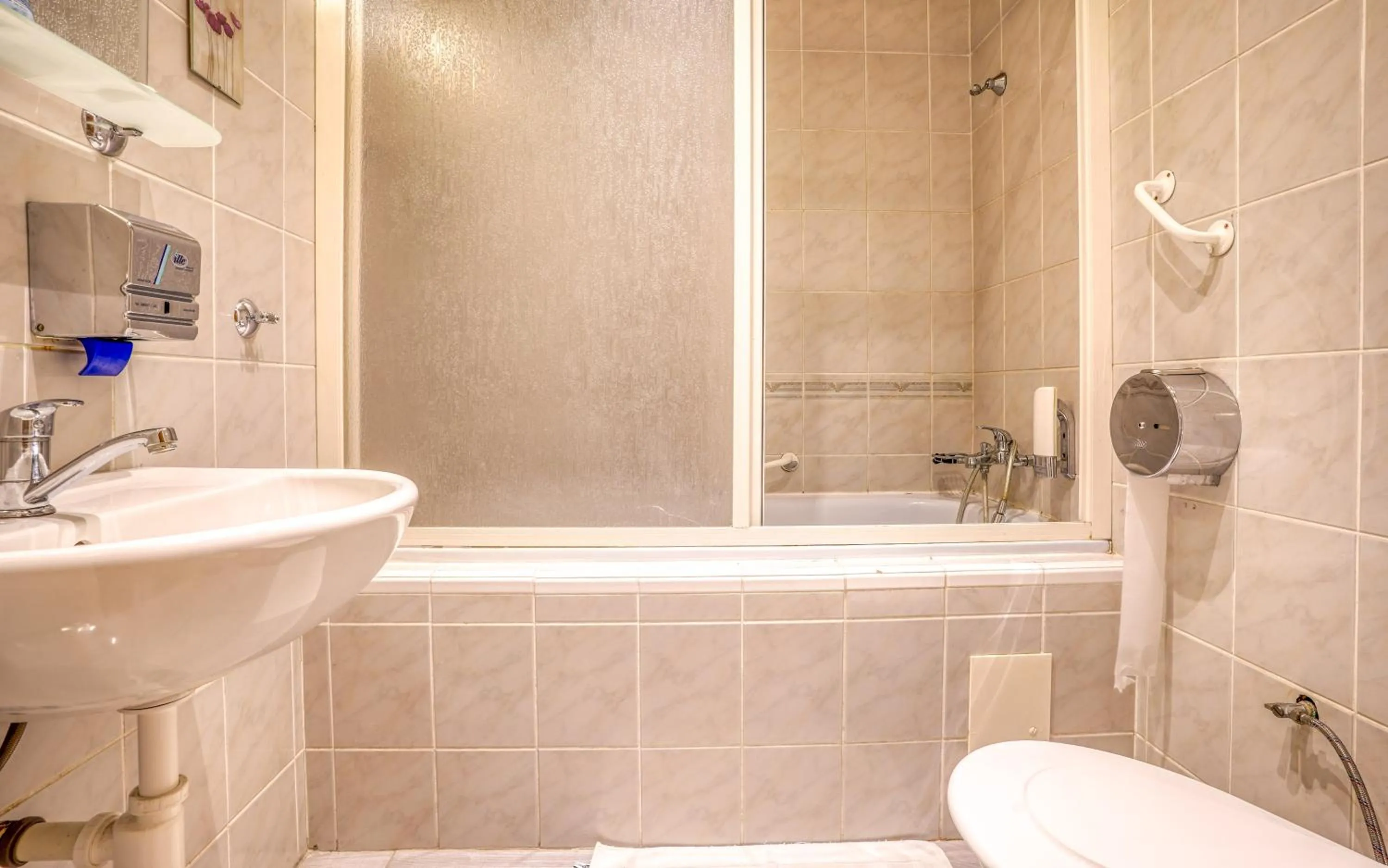 Toilet in Hotel Dynamic
