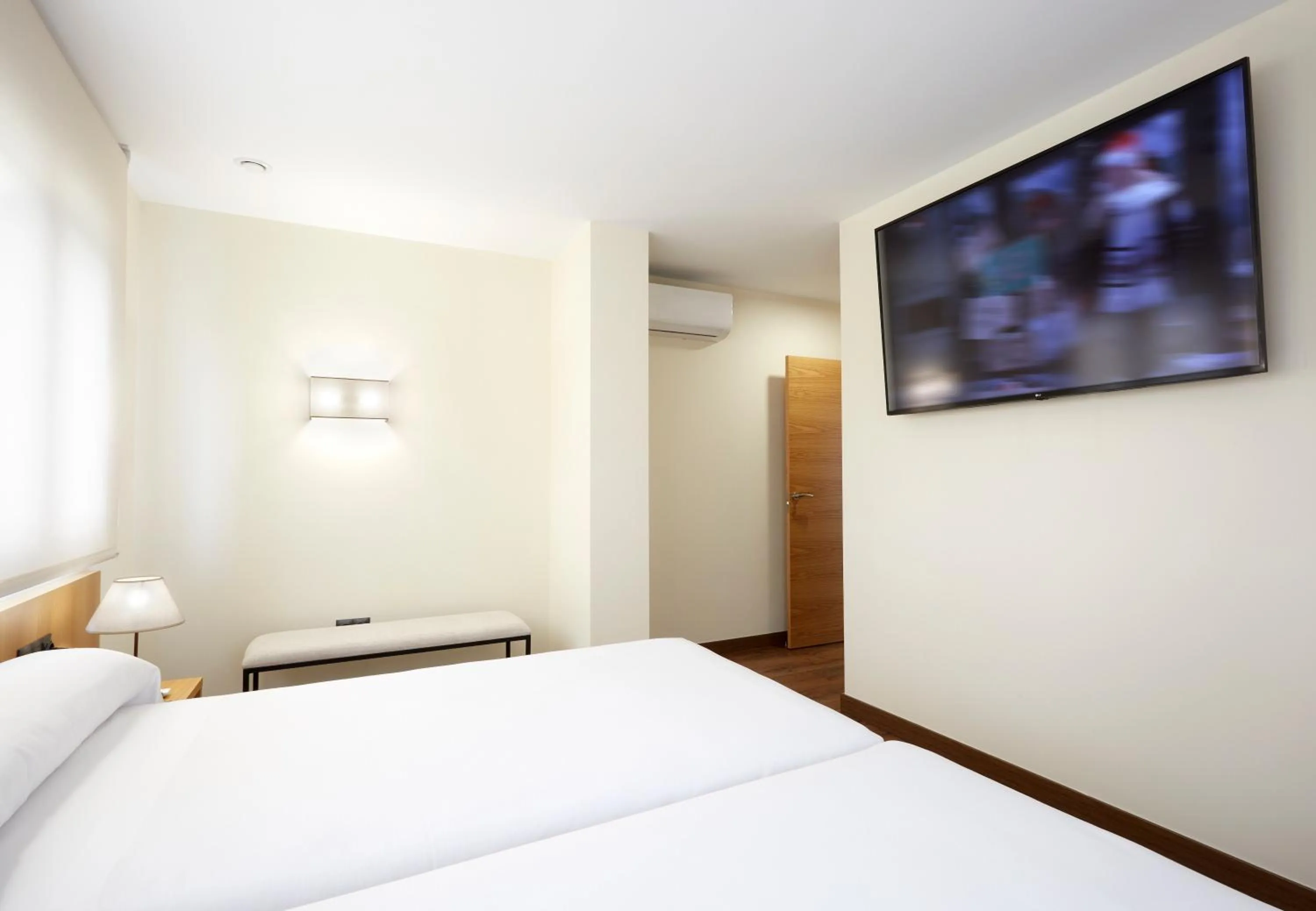 Bed in Hotel Arias Aeropuerto