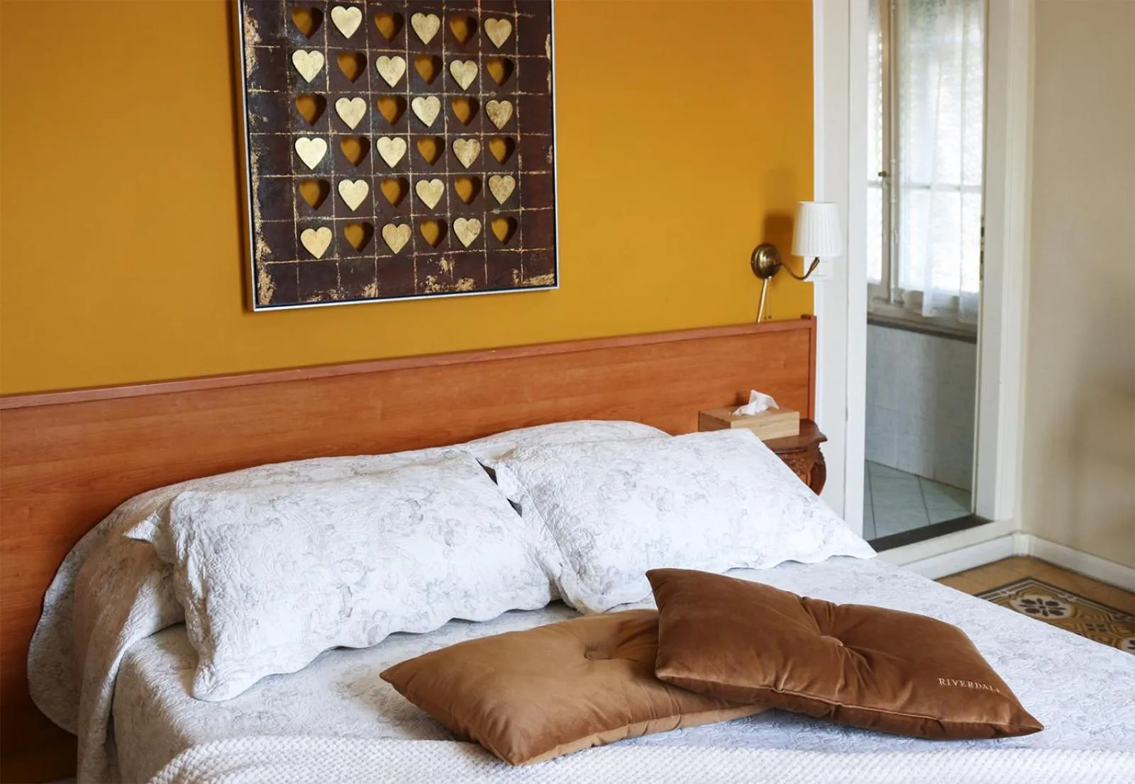 Spring, Bed in Villa San Donato B&B