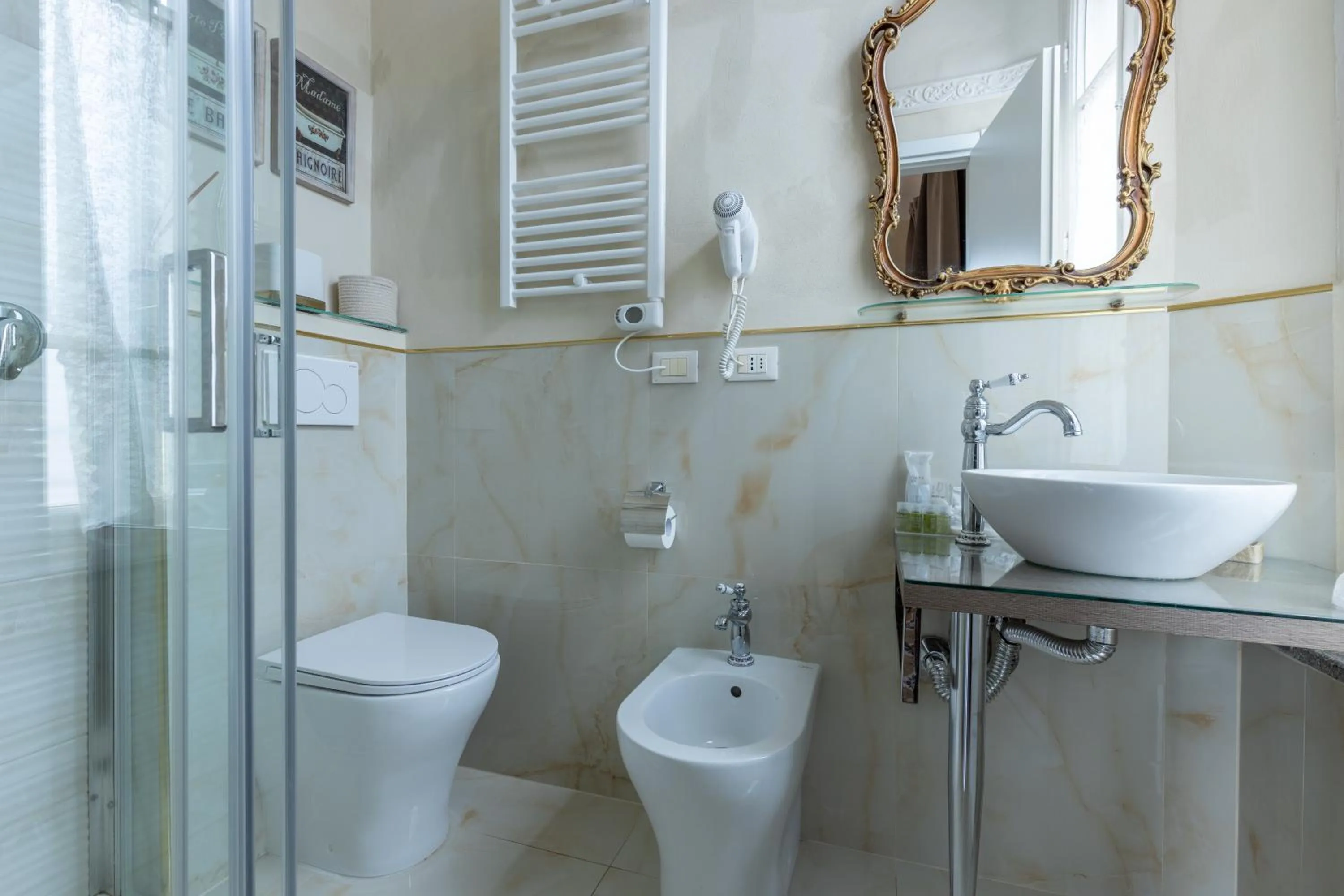 Bathroom in Villa San Donato B&B