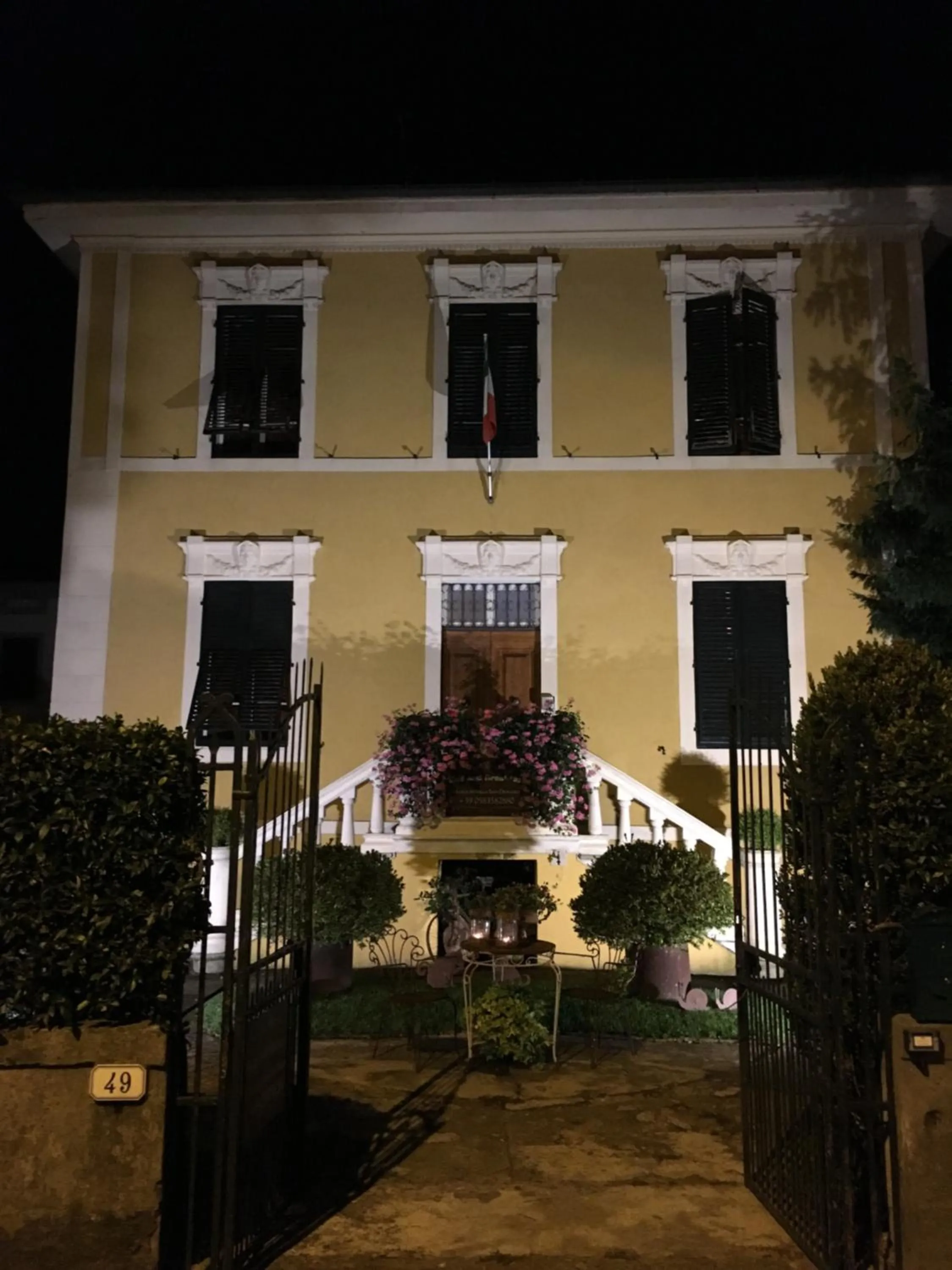 Facade/entrance in Villa San Donato B&B
