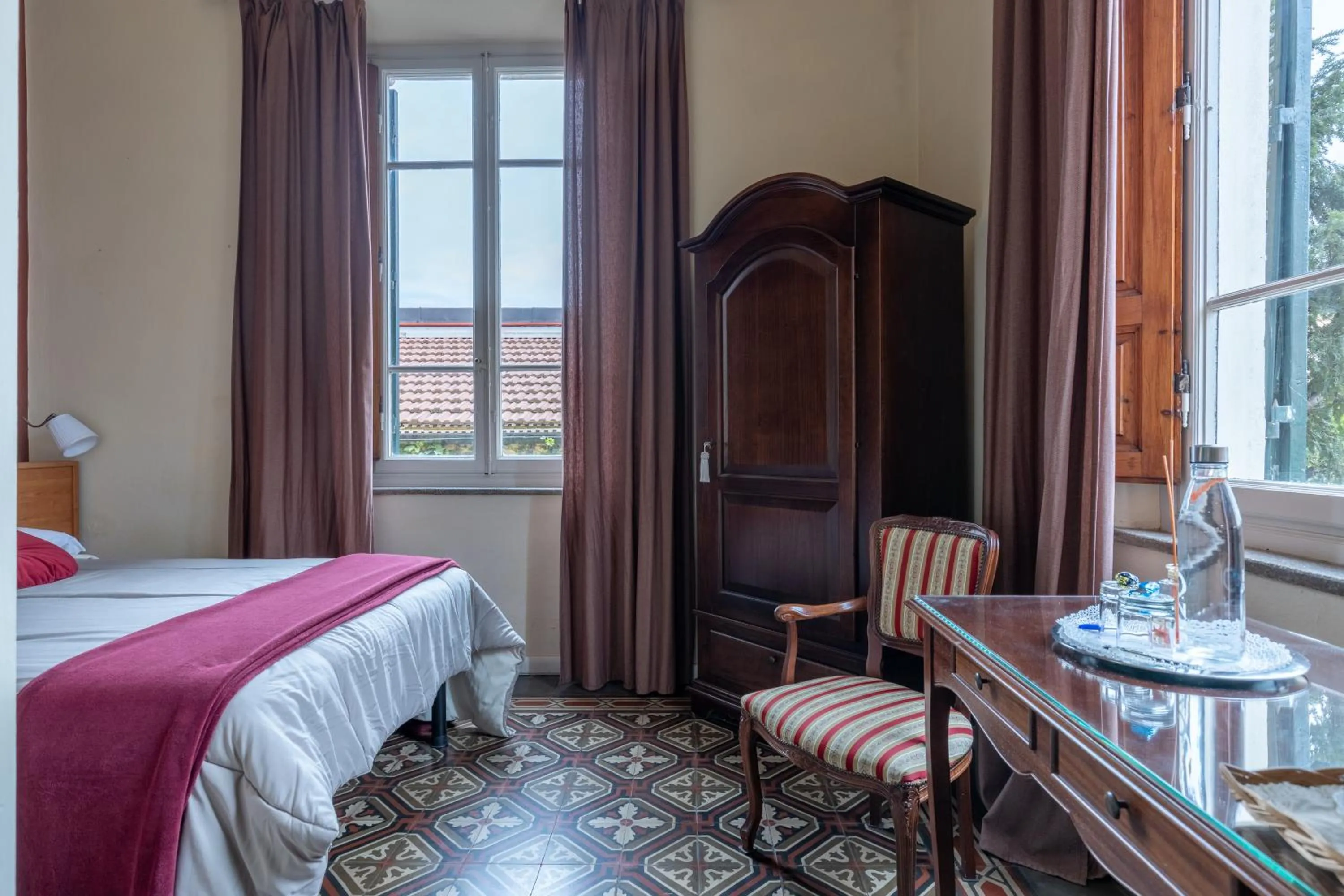 View (from property/room), Bed in Villa San Donato B&B