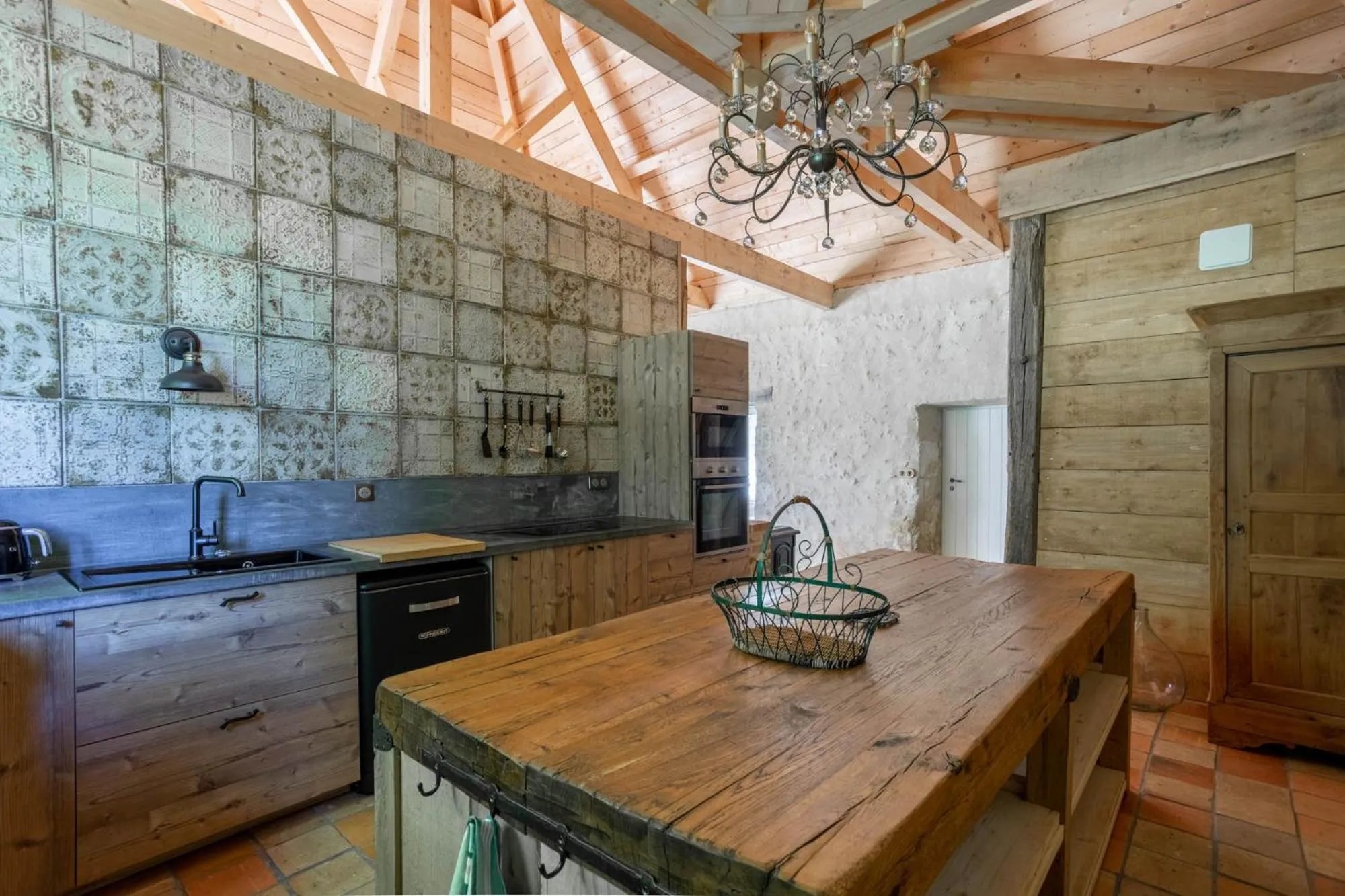 kitchen in Manoir de la Mazeraie lodge de luxe Loire Valley