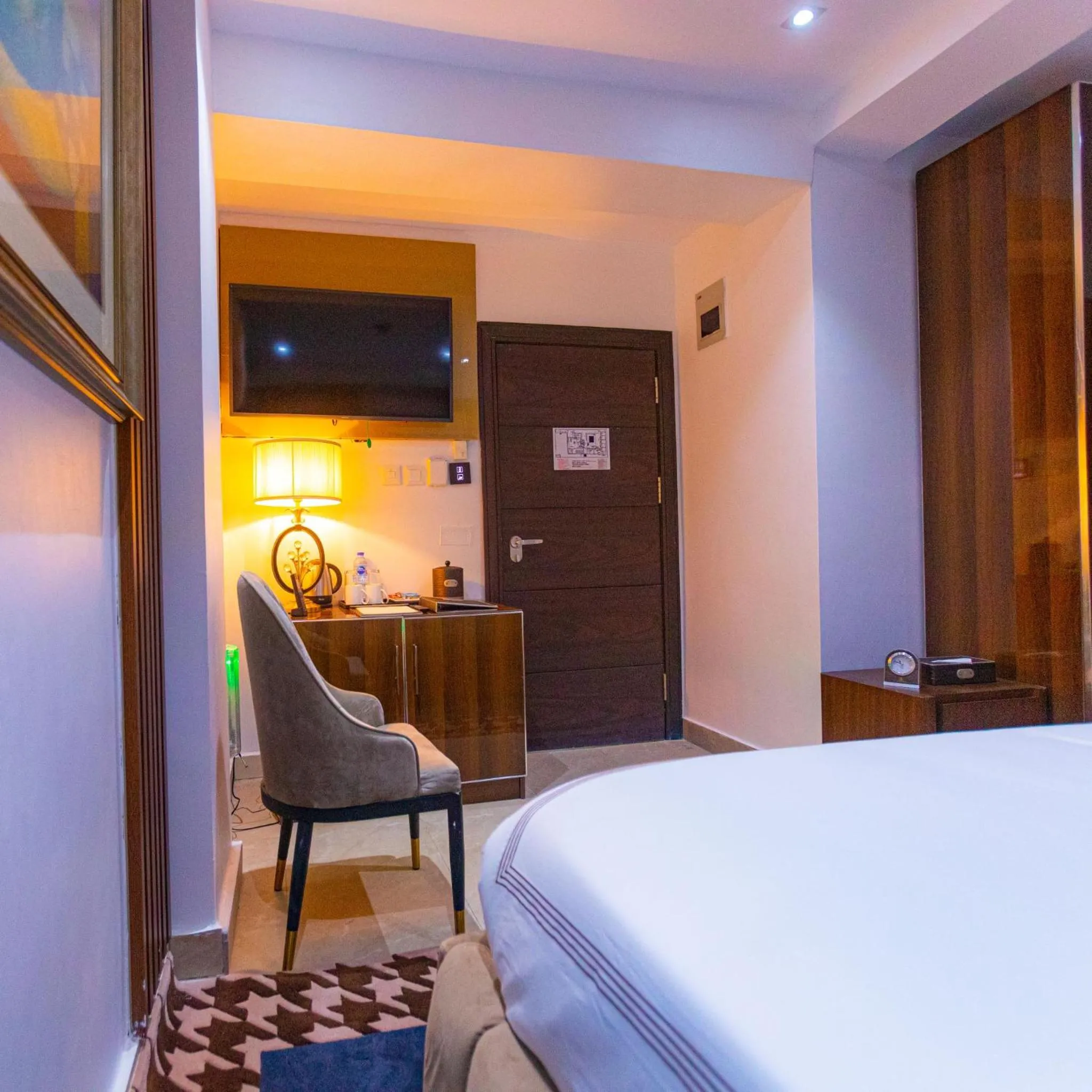 Bed in Isglo Hotels Ikoyi