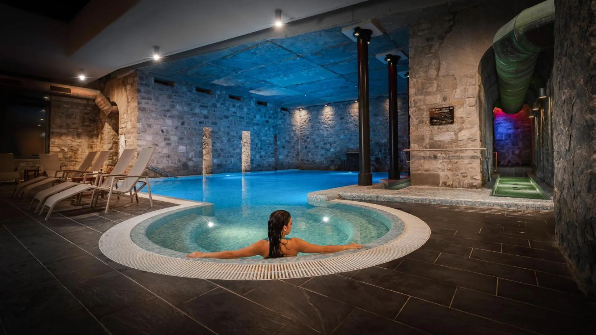 People in Hotel Helvetia Thermal SPA 4s