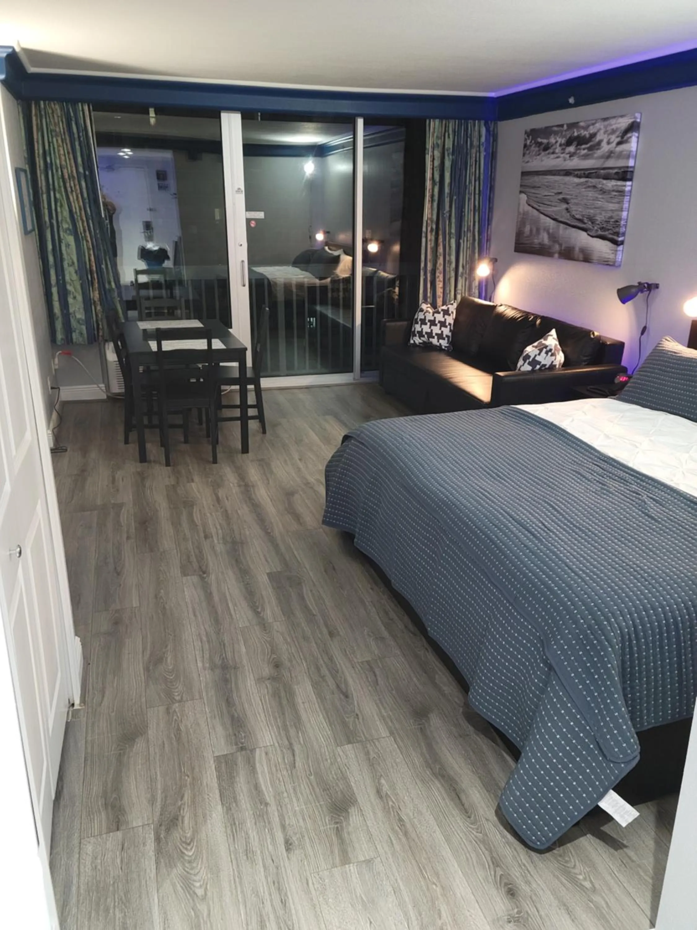 Photo of the whole room in Daytona Beach Resort #1219