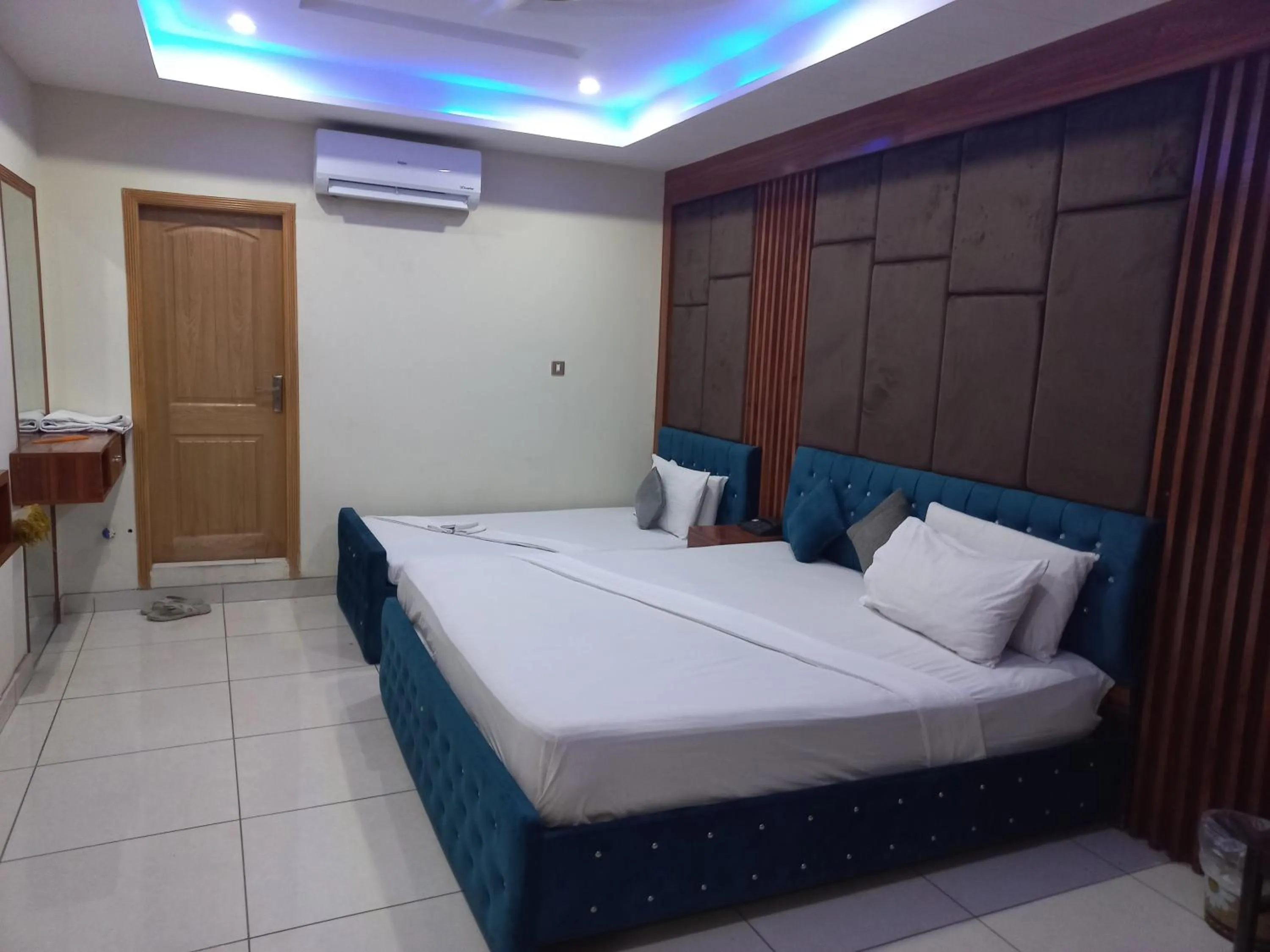 Photo of the whole room, Bed in Hotel Executive One