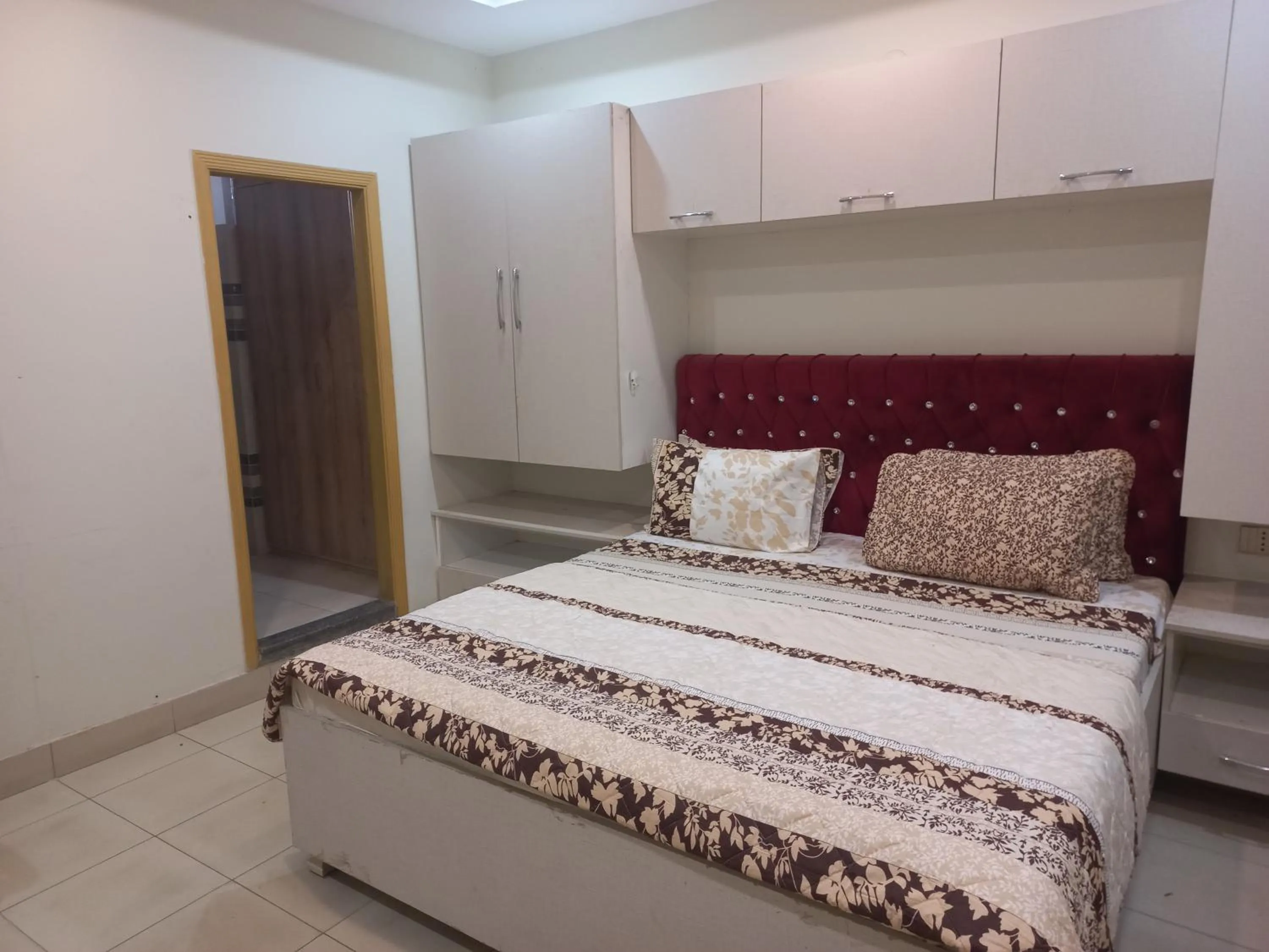 Bedroom, Bed in Hotel Executive One