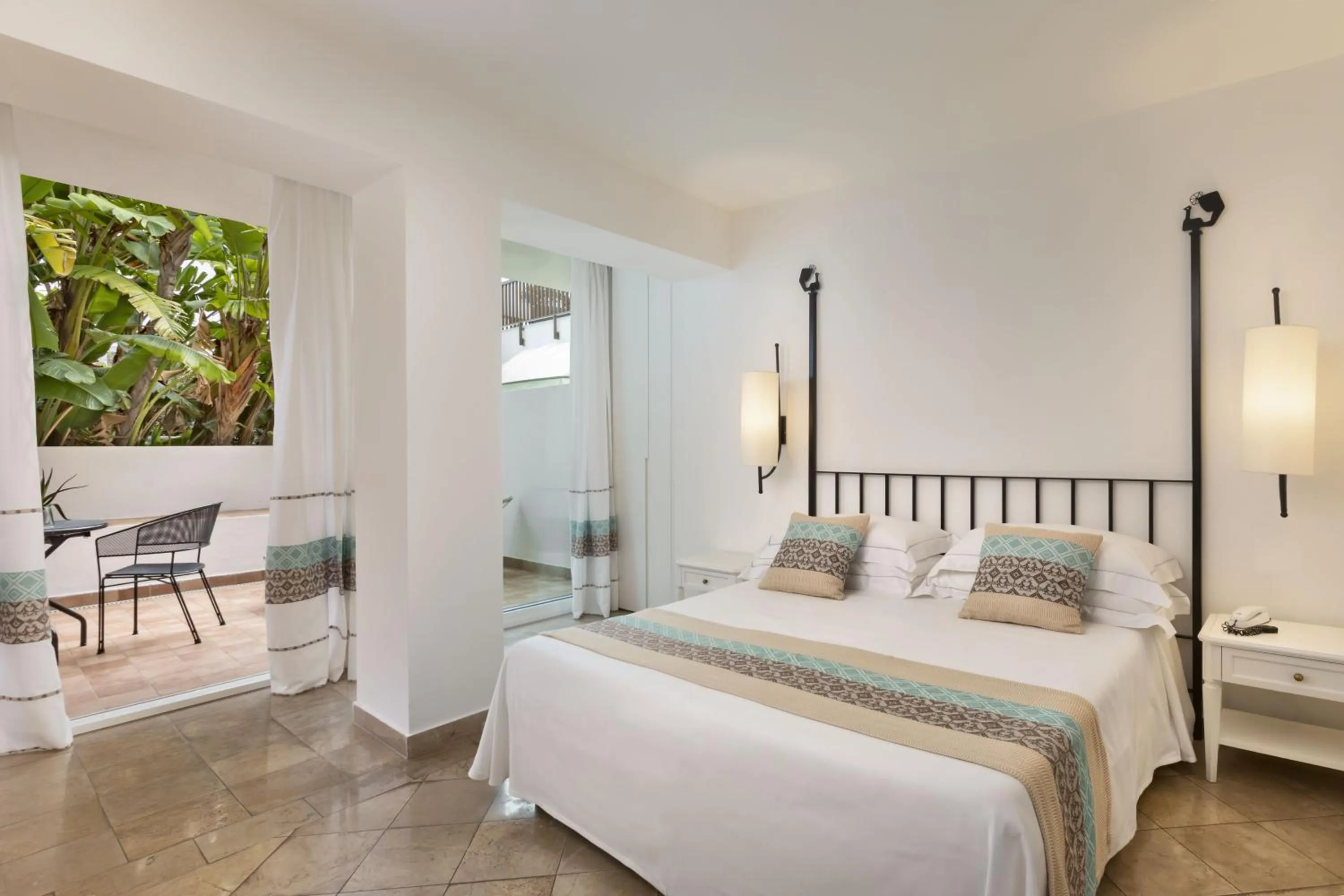 Bedroom, Bed in El Faro Hotel & Spa