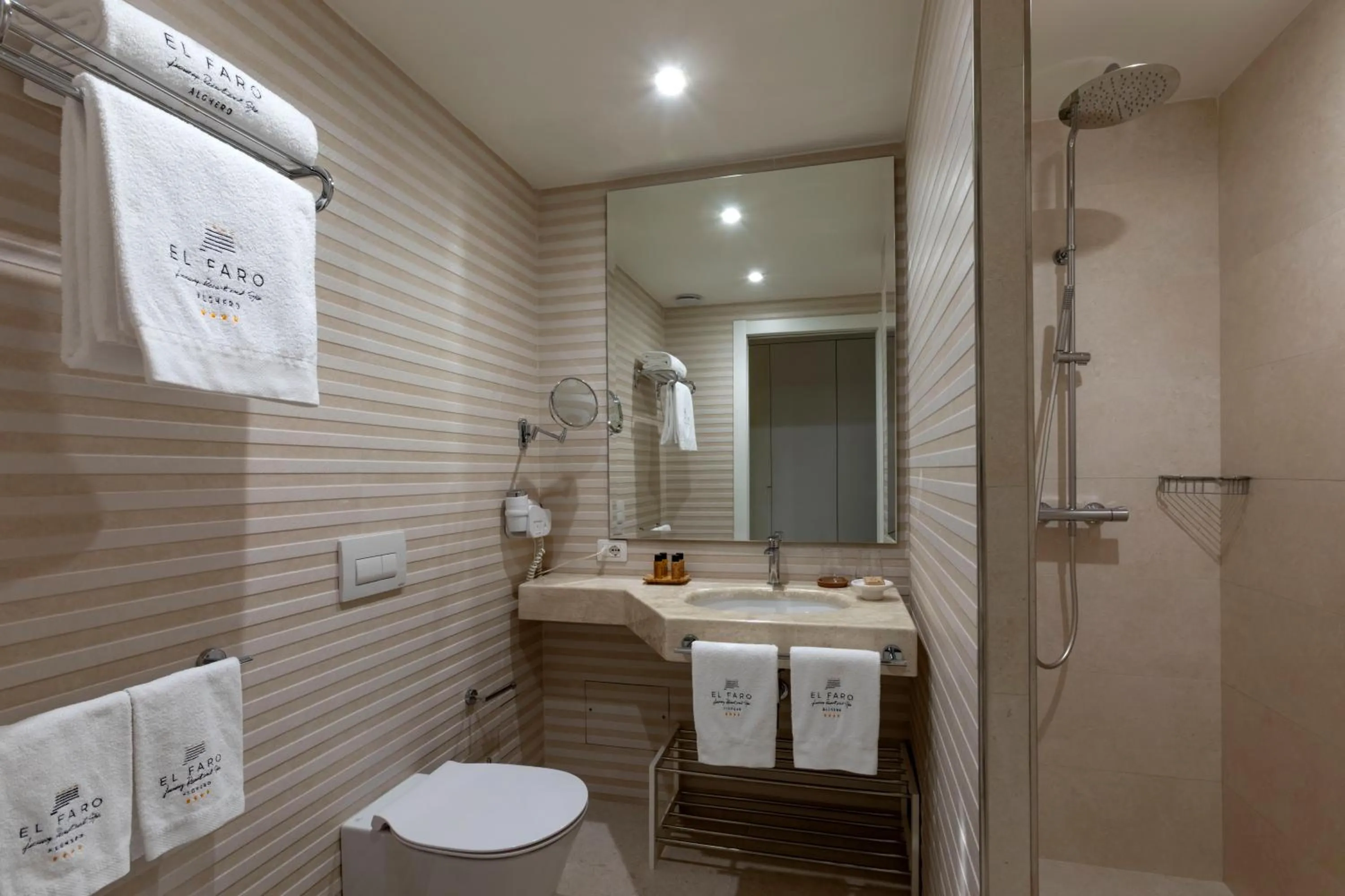 Bathroom in El Faro Hotel & Spa